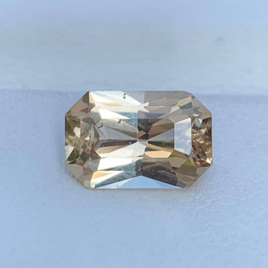 2.43 Cts Unheated Champagne Peach Sapphire - (UH) - Baza Boutique