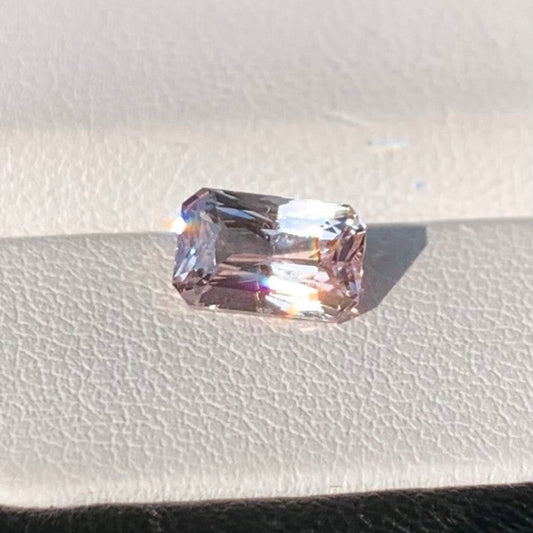 2.05 Cts Unheated Padparadscha Sapphire - (UH) - Baza Boutique