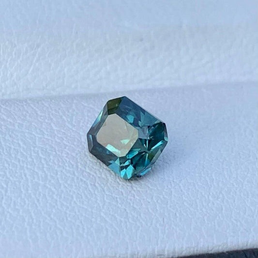 1.16 Cts Natural Peacock Teal Sapphire - (UH)