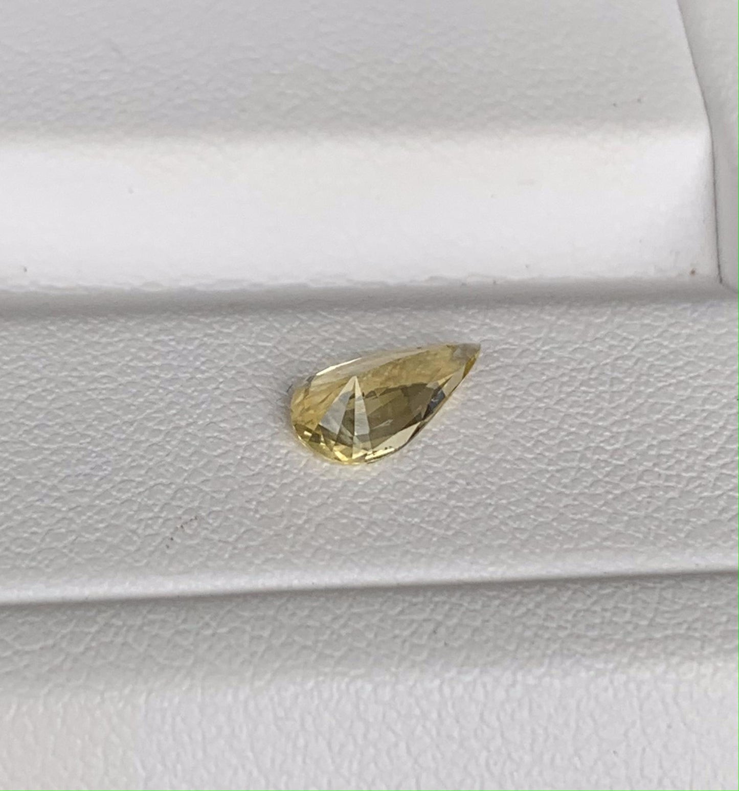 Yellow Sapphire 1ct (UH) - Baza Boutique