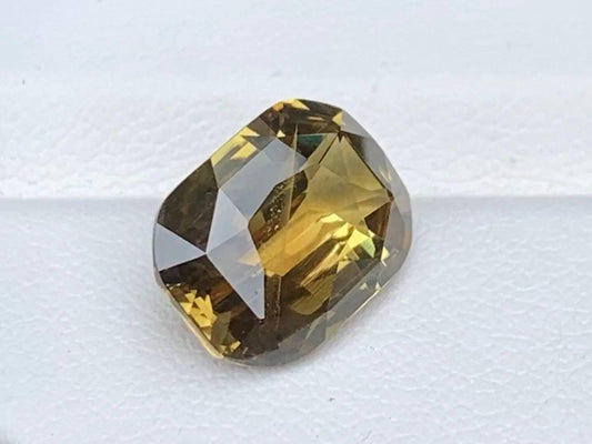 Olive Green Alexandrite 7.04ct - (UH) - Baza Boutique
