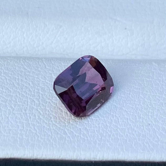 Plum Pink Sapphire 2.01ct - (UH) - Baza Boutique