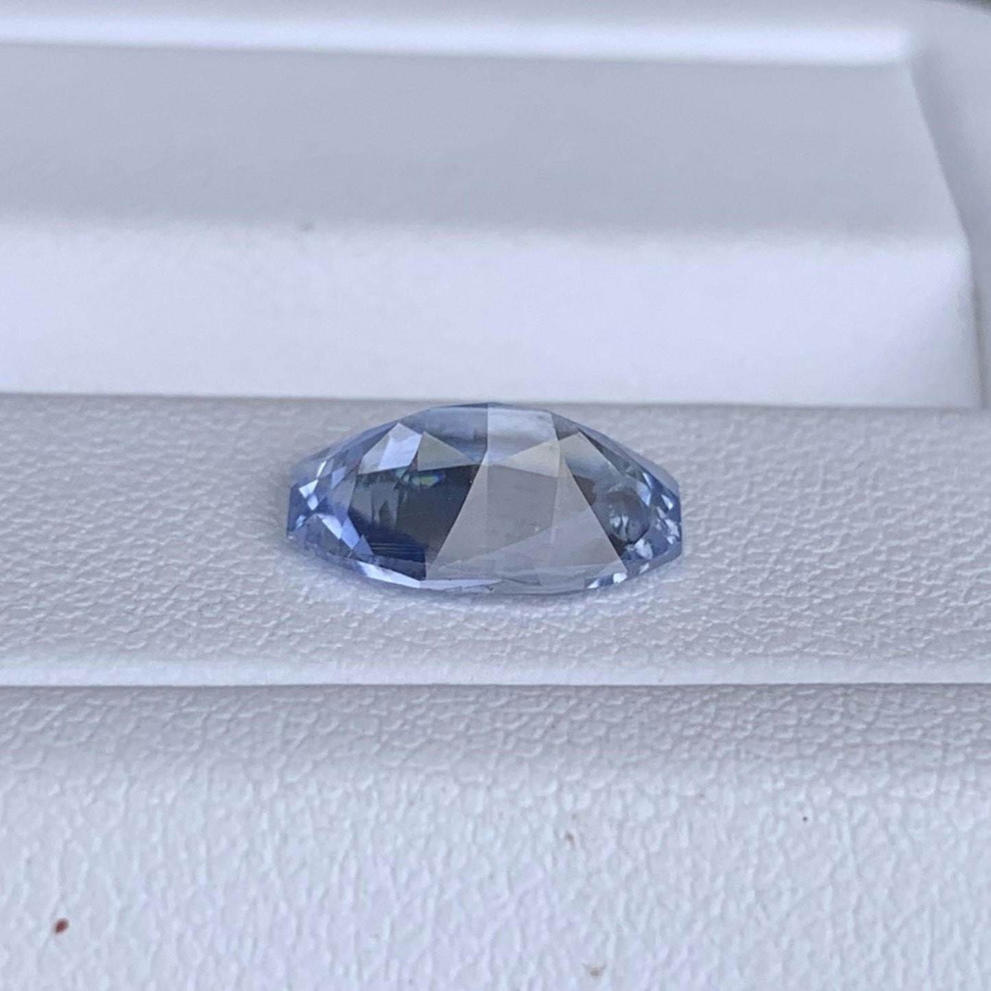 Sky Blue Sapphire 3.34ct - (UH) - Baza Boutique