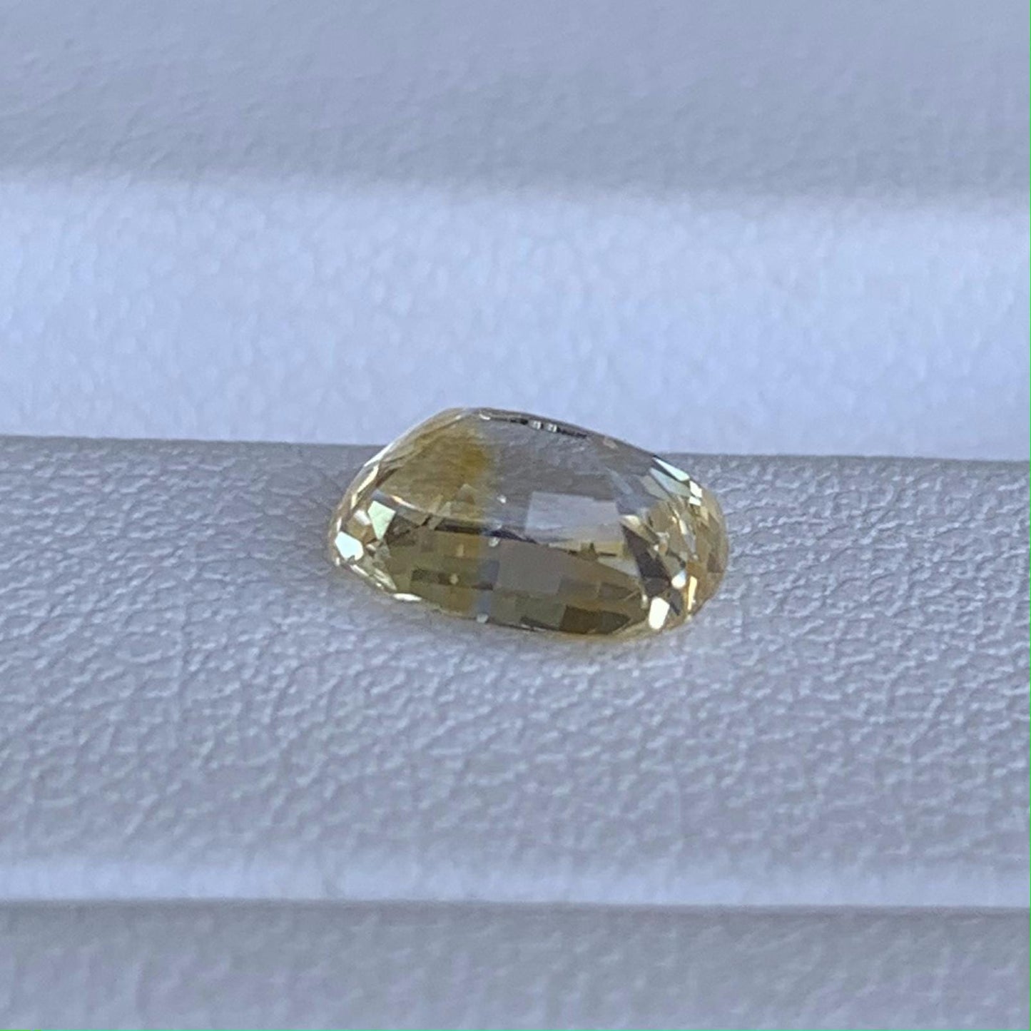 Bi Color Sapphire 1.60ct - (H) - Baza Boutique