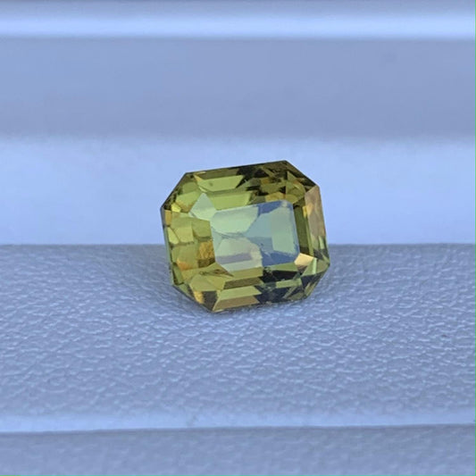 Lemon Green Chrysoberyl 1.96ct - (UH)