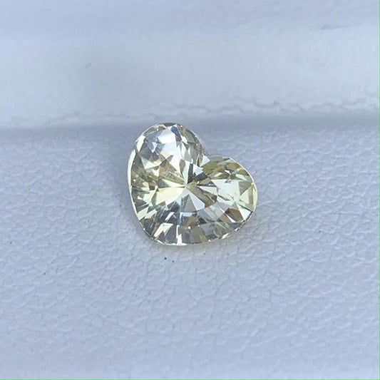 Heart Shaped Natural Yellow Sapphire 1.65ct (H) - Baza Boutique