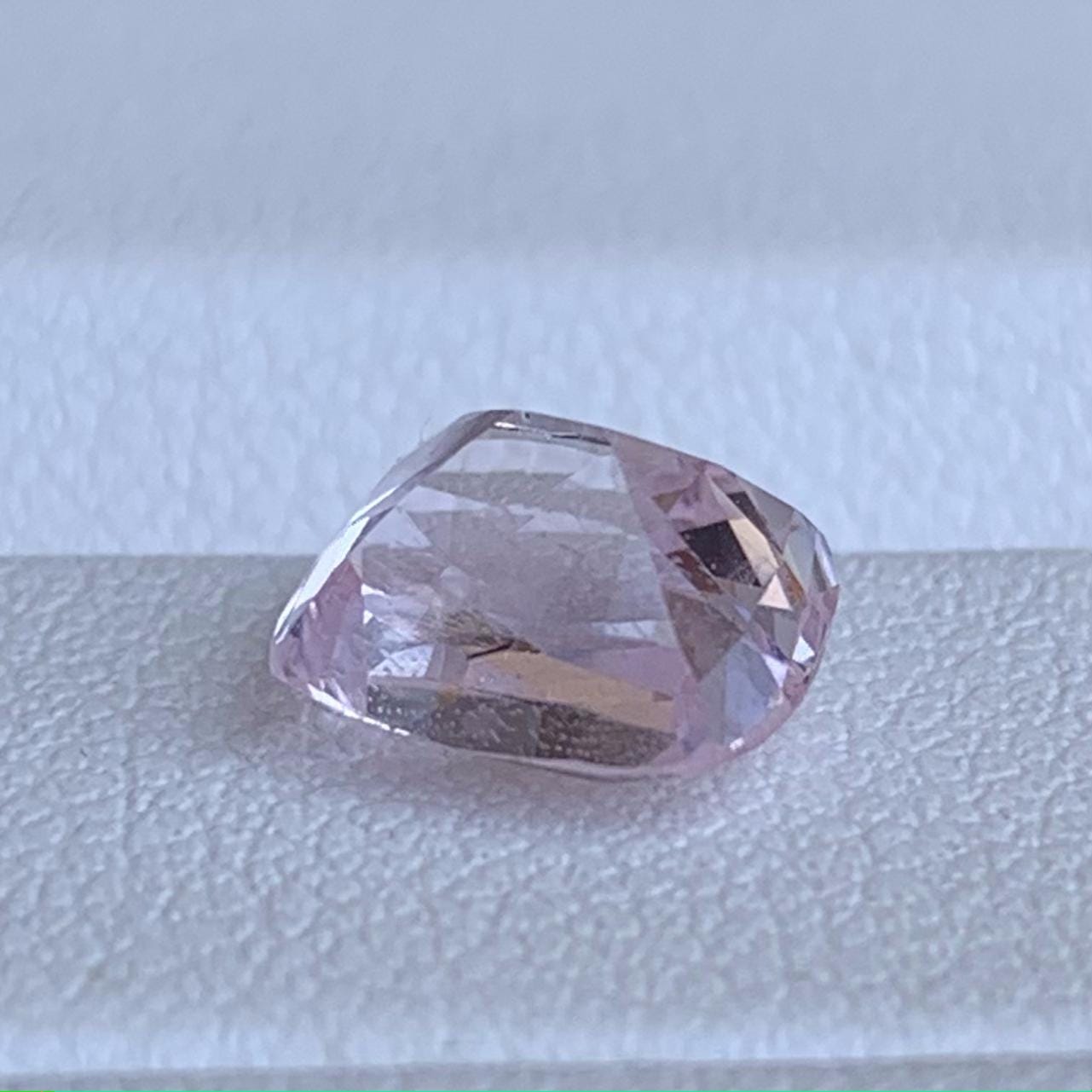 Lavender Peach Sapphire 2.53ct - (H)