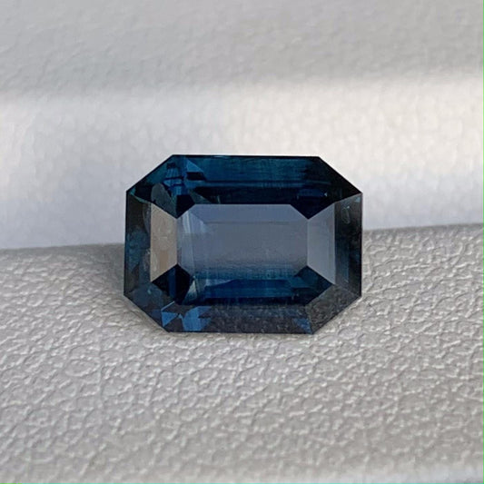Natural Indigo Blue Sapphire 3.03ct - (UH) - Baza Boutique