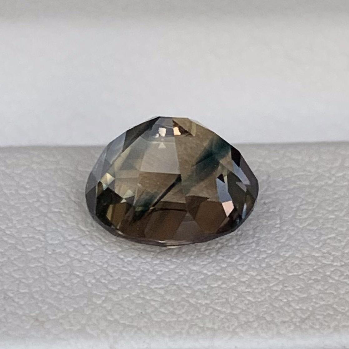 Rare Multi-color Sapphire 2.55ct - (UH) - Baza Boutique