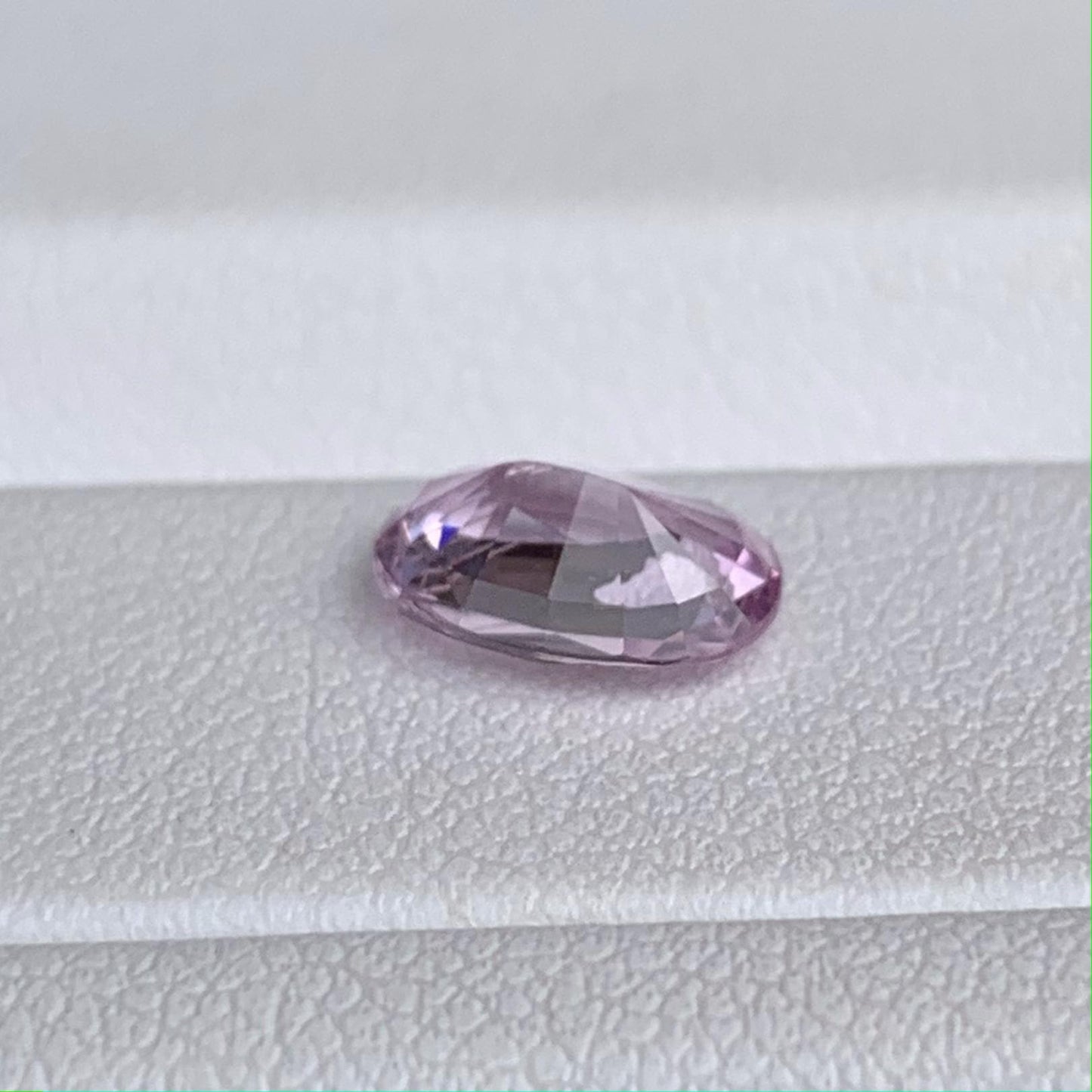 Natural Peach Sapphire 1.51ct - (H) - Baza Boutique