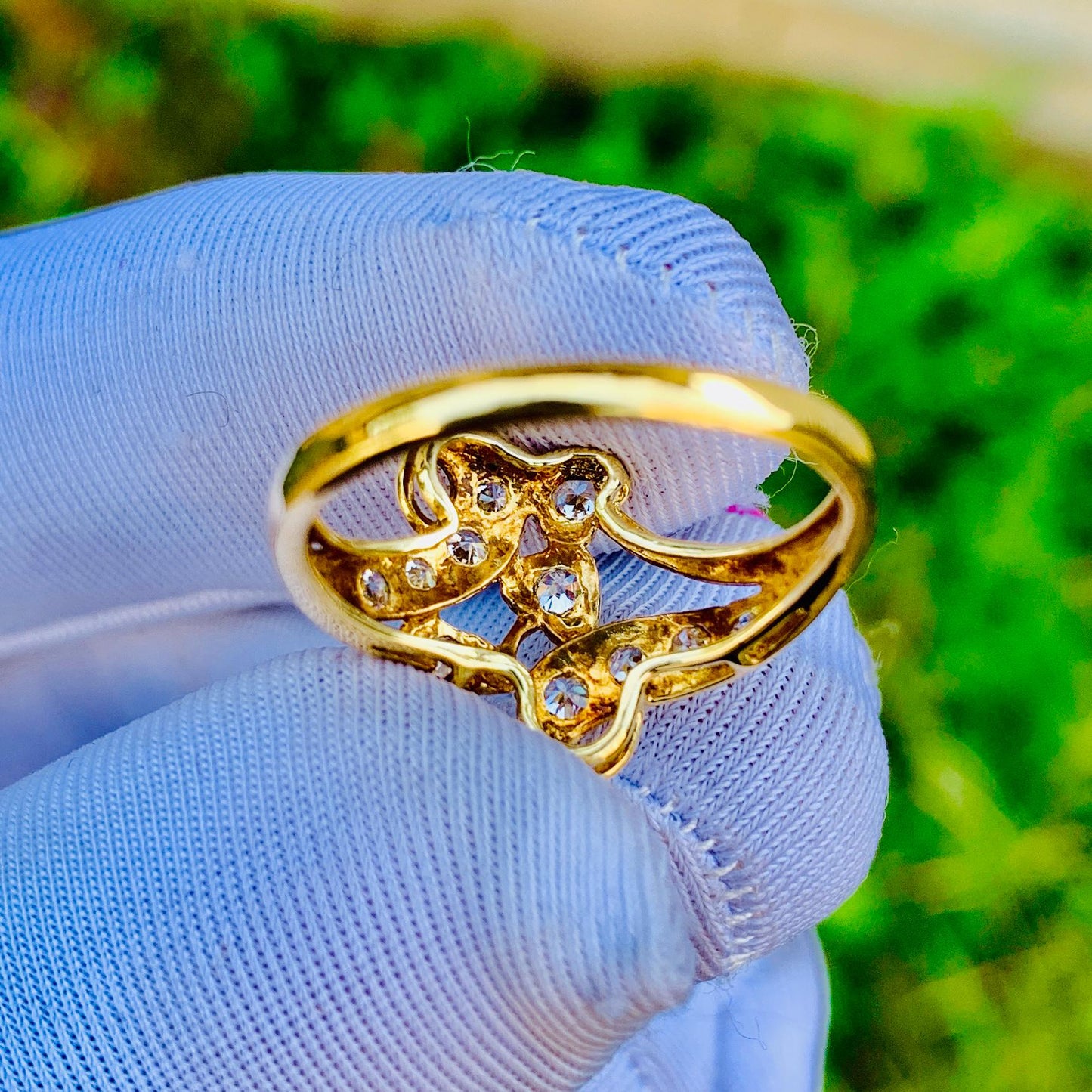 Natural Diamond Ring – 18K Yellow Gold