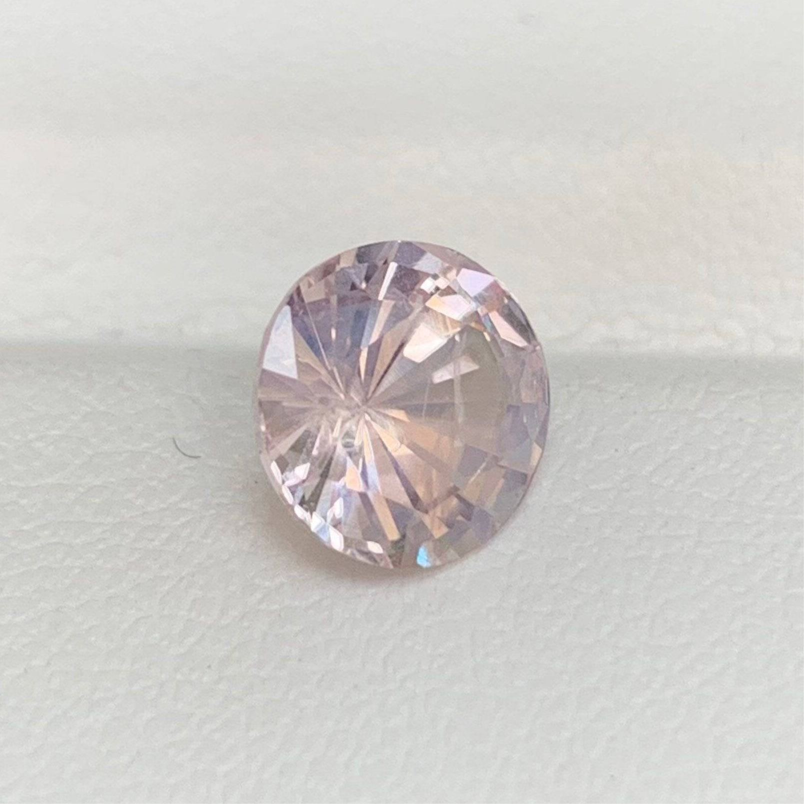 Peach Sapphire 2.06 Carats - (UH)