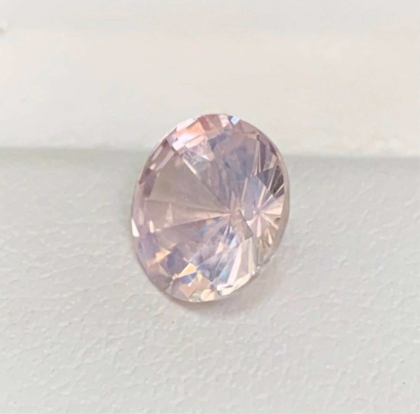 Peach Sapphire 2.06 Carats - (UH)