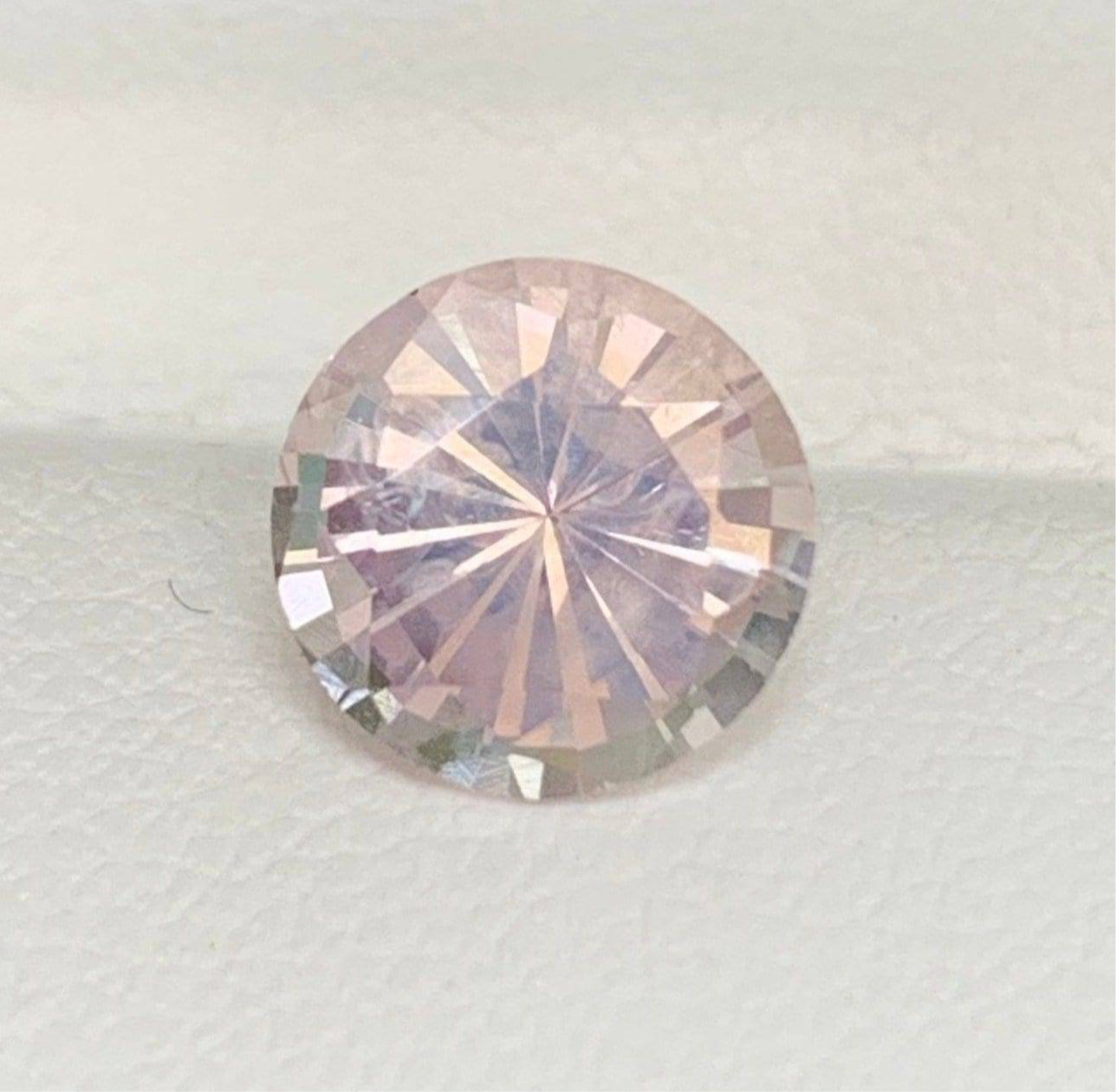 Peach Sapphire 2.06 Carats - (UH)
