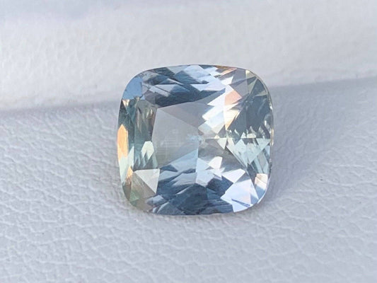 2.90 Carats Bi-Color Sapphire - Baza Boutique 