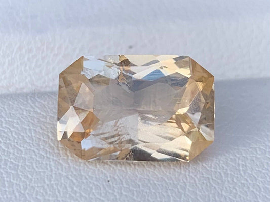 5.96 Cts Unheated Golden Peach Sapphire Natural Ceylon Sapphire - (UH) - Baza Boutique 