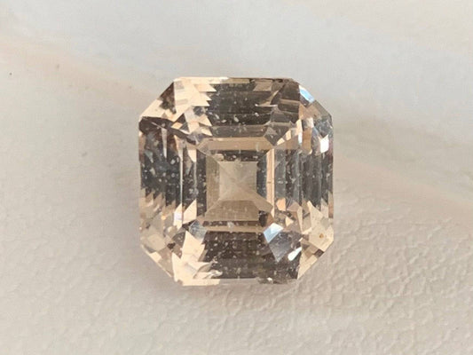 Natural Unheated Champagne Peach Sapphire 4.55 Carats - Baza Boutique 