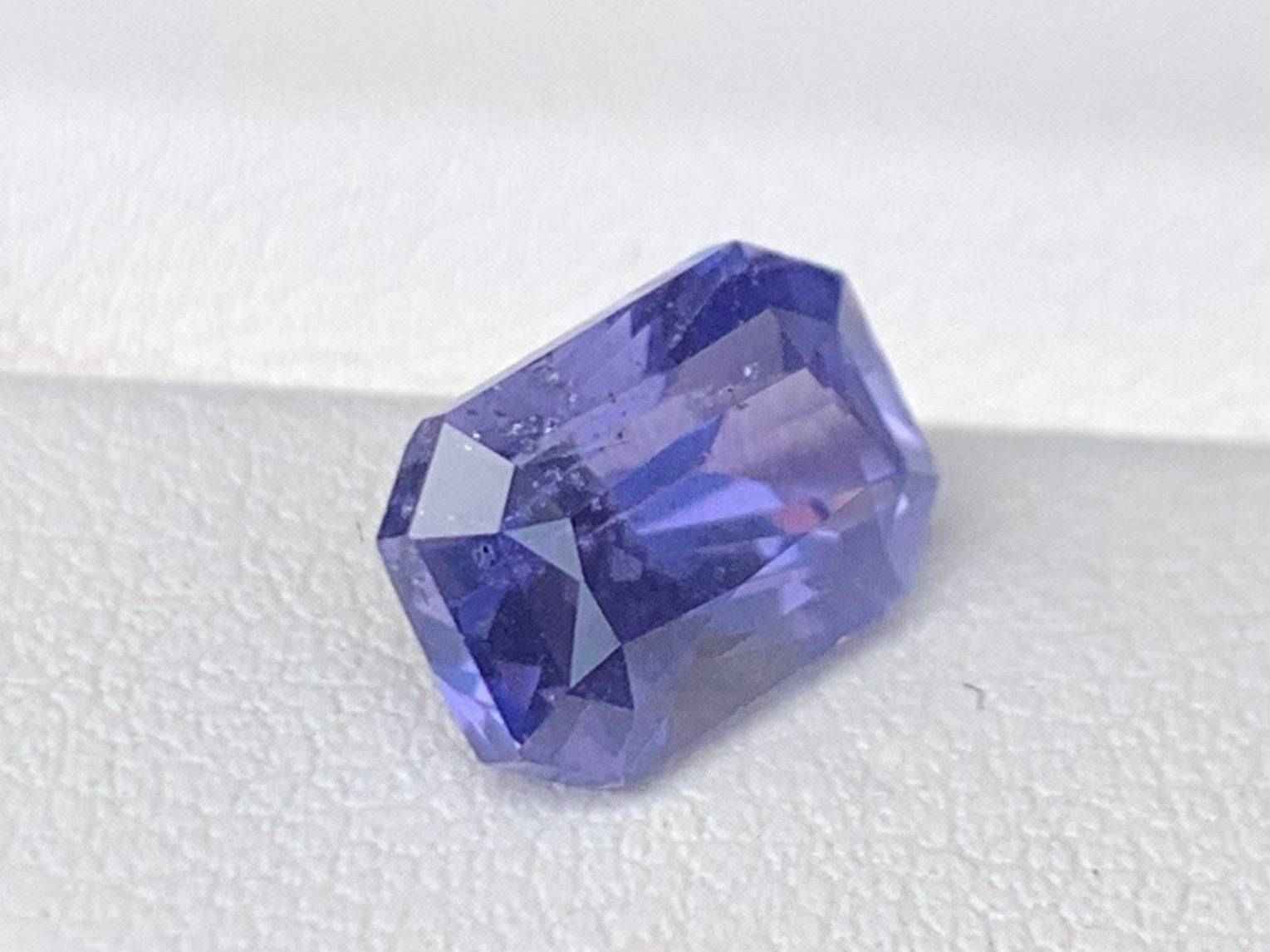 Purple Sapphire 3.43 Carats - (UH)
