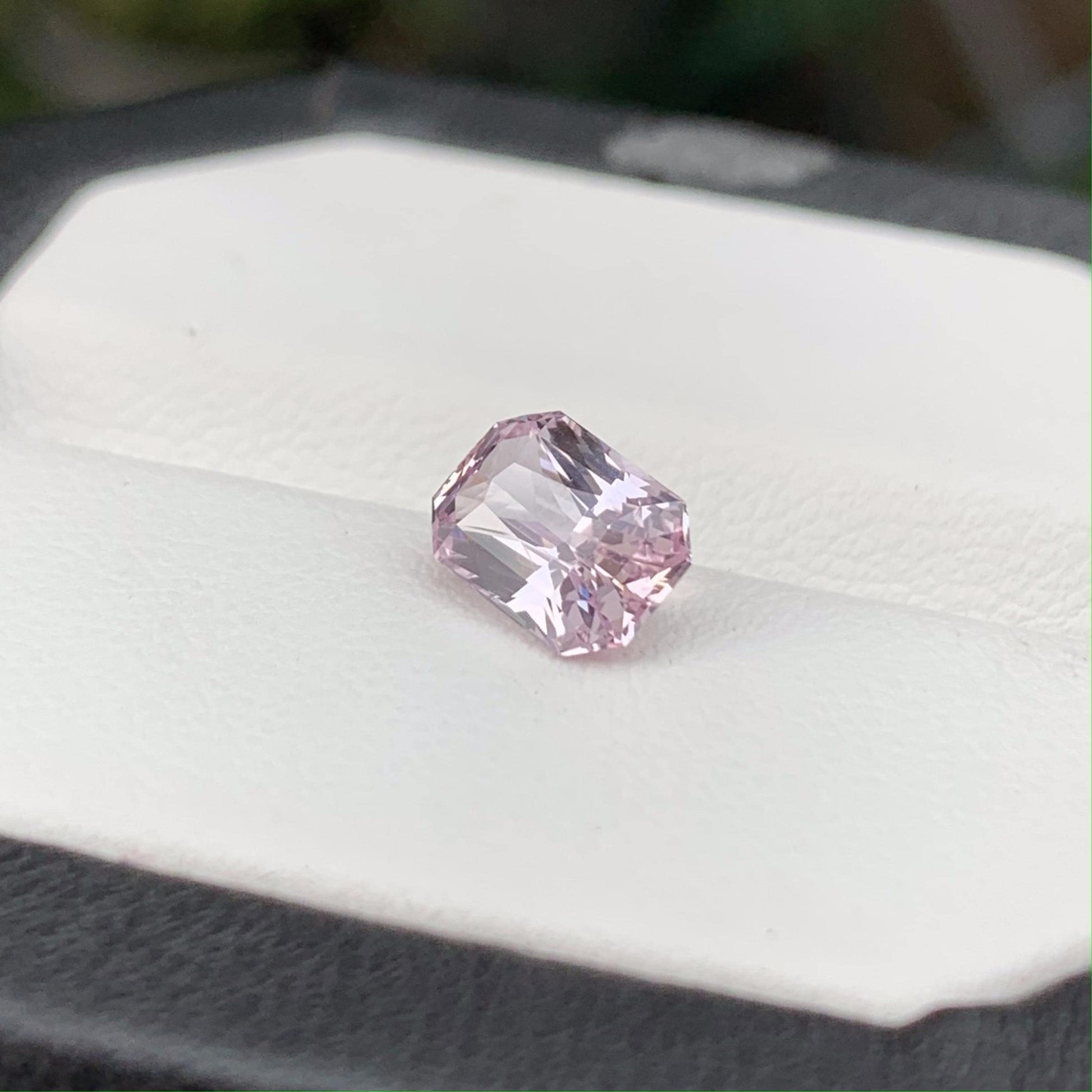Peach Sapphire 1.56ct (UH) - Baza Boutique