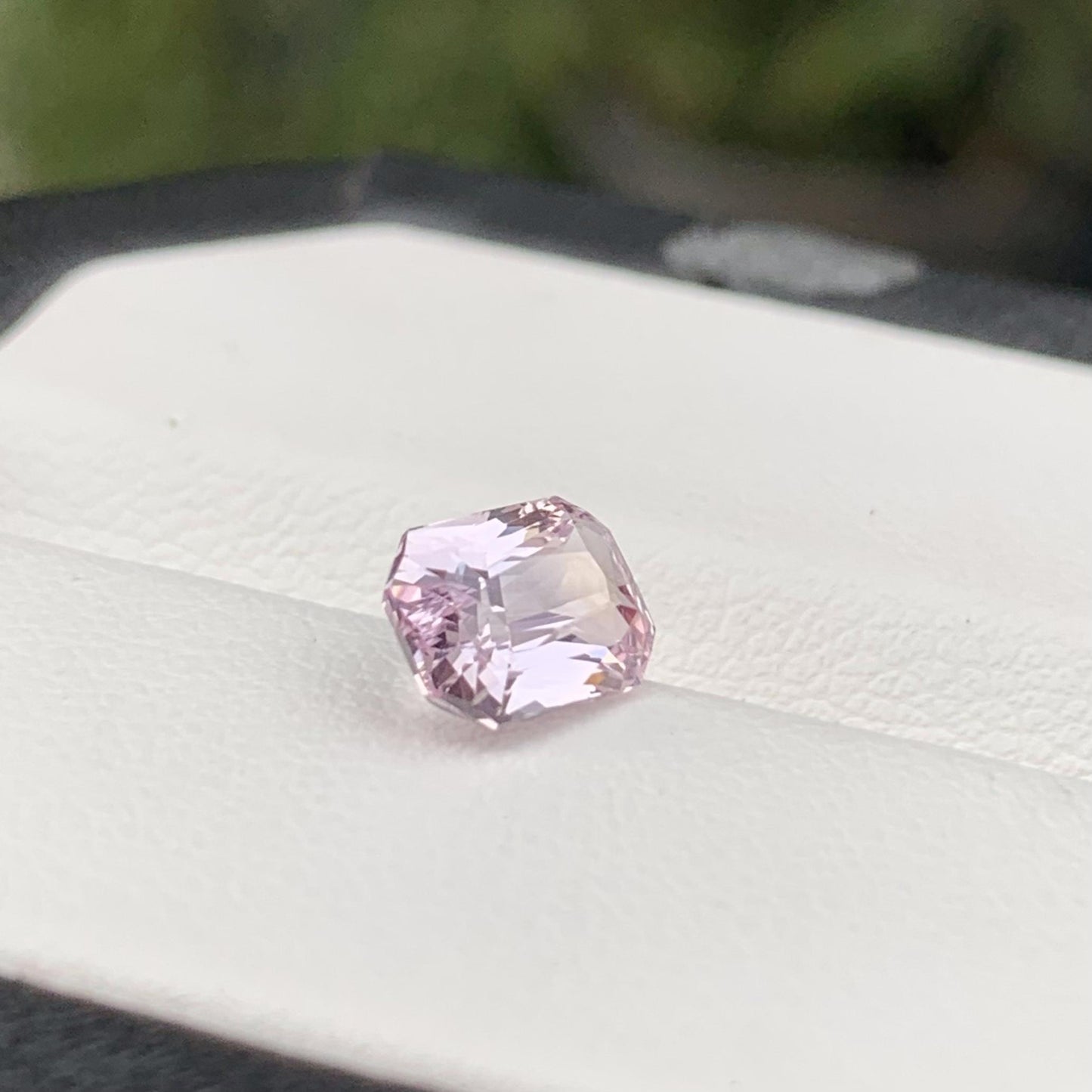 Peach Sapphire 1.56ct (UH) - Baza Boutique