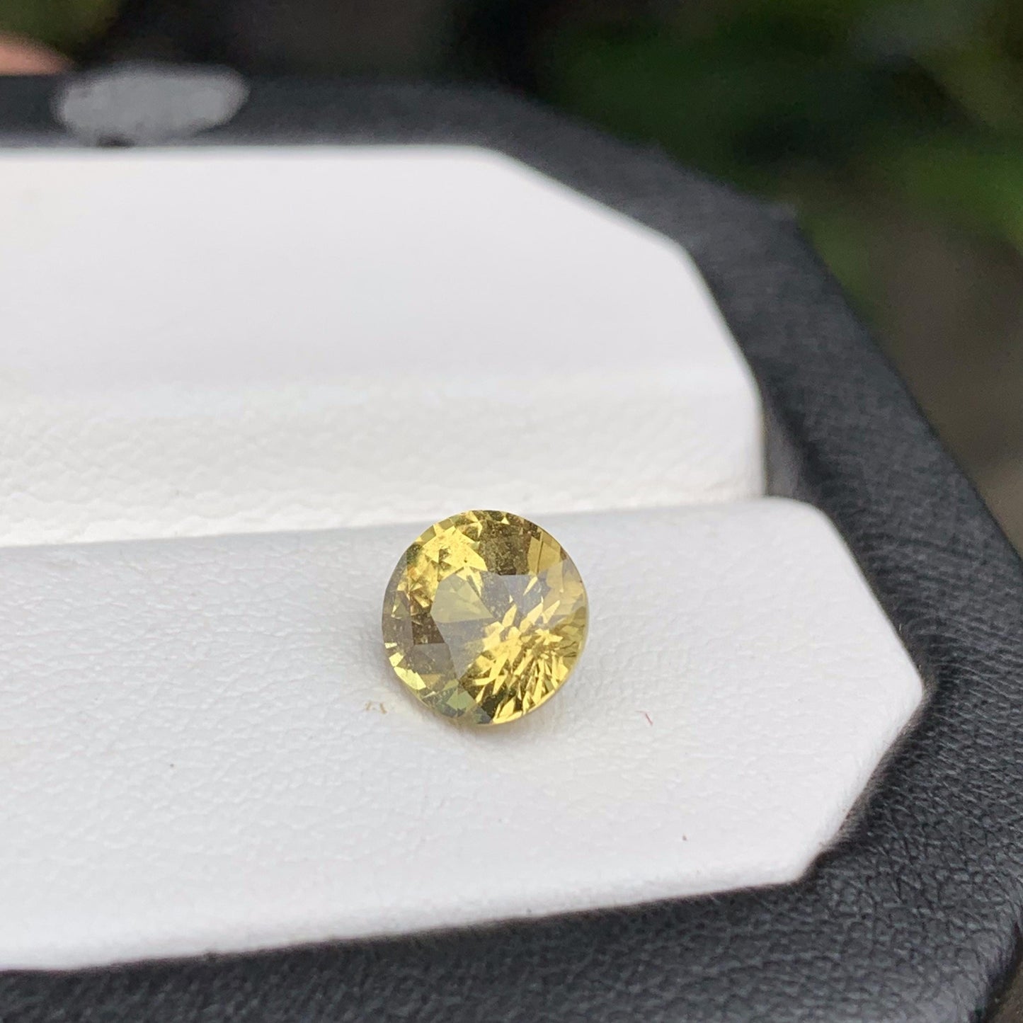 Yellow Sapphire 1.90ct (H) - Baza Boutique