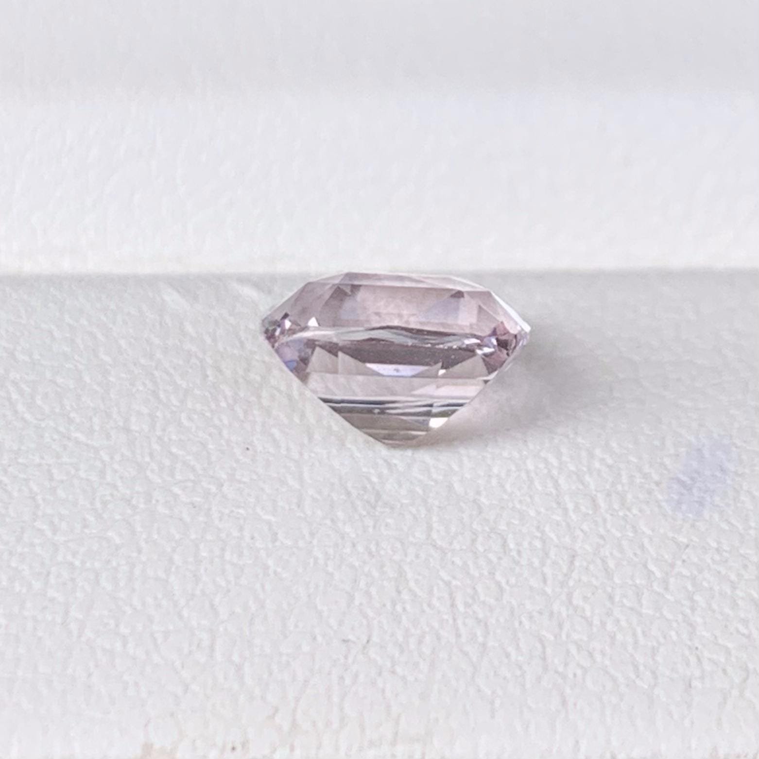 Peach Sapphire 1.84ct (UH) - Baza Boutique
