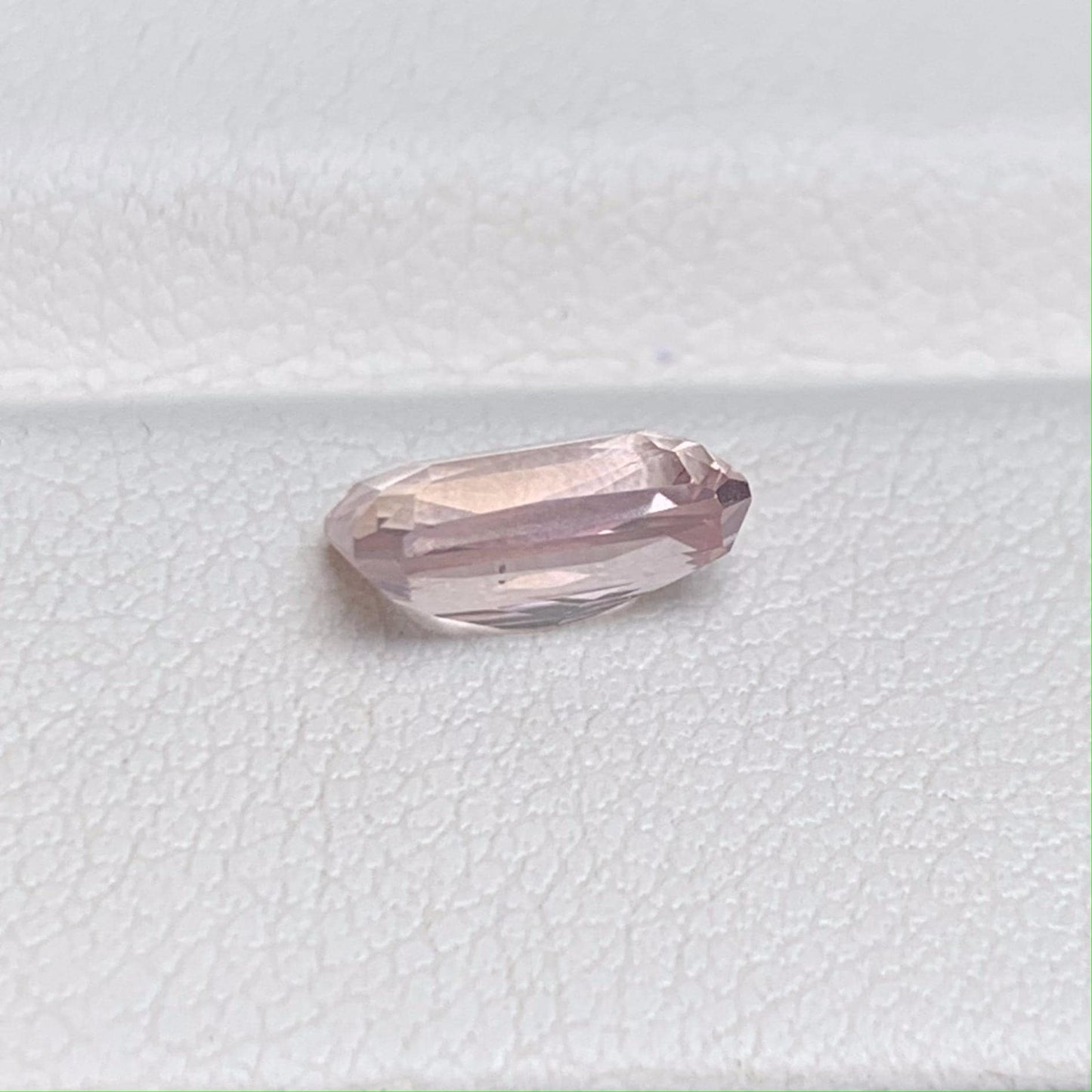 Sweet Pink Padparadscha 1.92ct (UH) - Baza Boutique