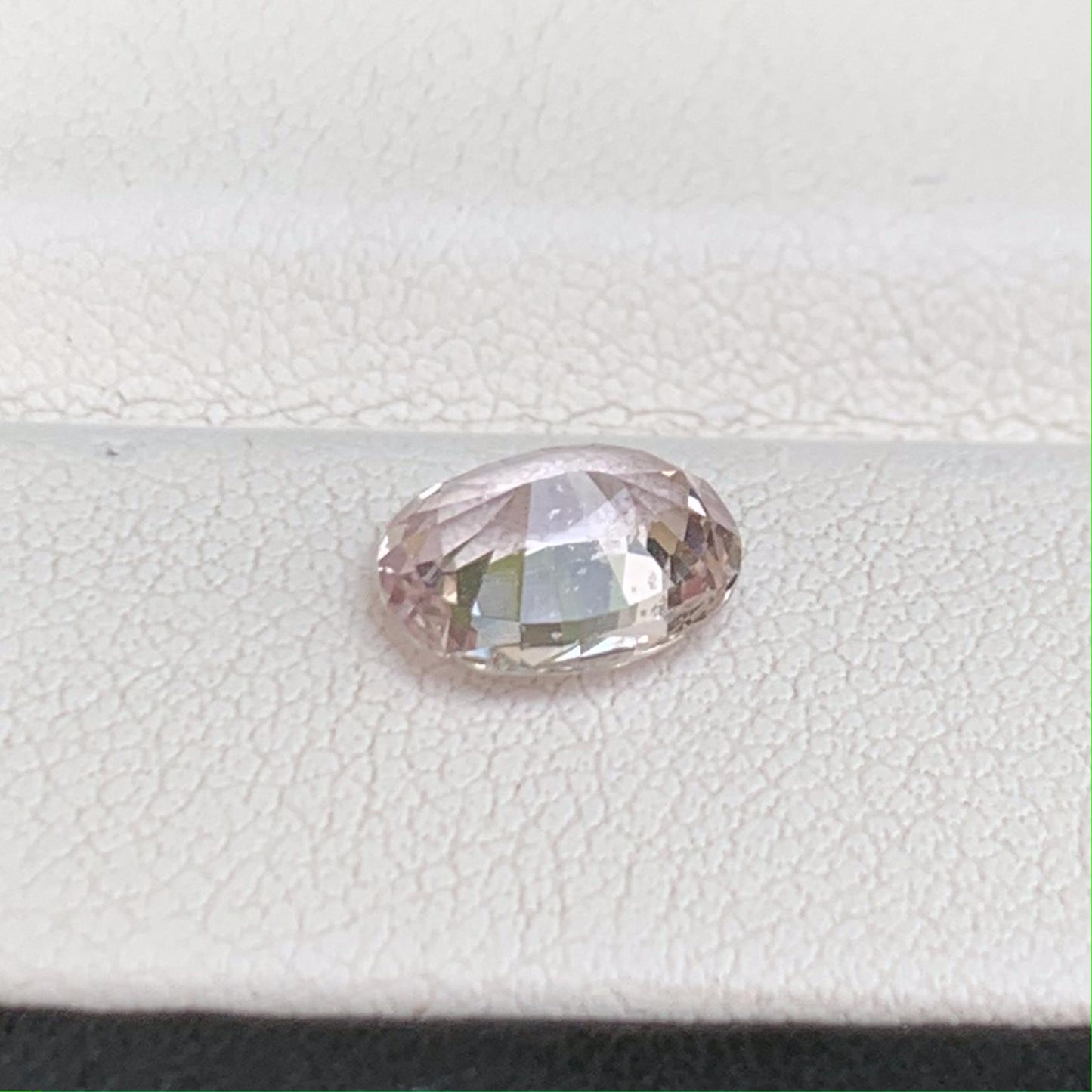 Peach Sapphire 1.85ct (UH) - Baza Boutique