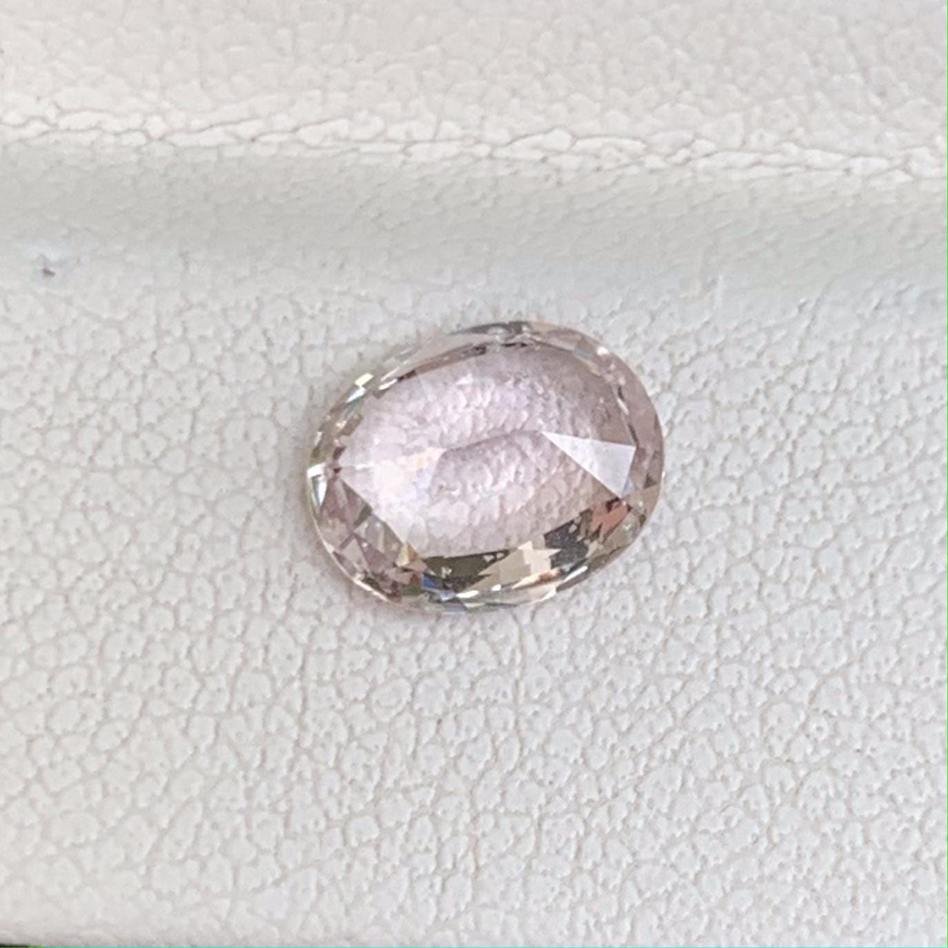 Peach Sapphire 1.85ct (UH) - Baza Boutique