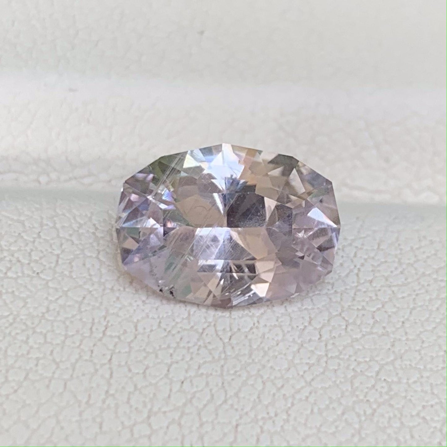 Peach Sapphire 3.22ct (UH) - Baza Boutique