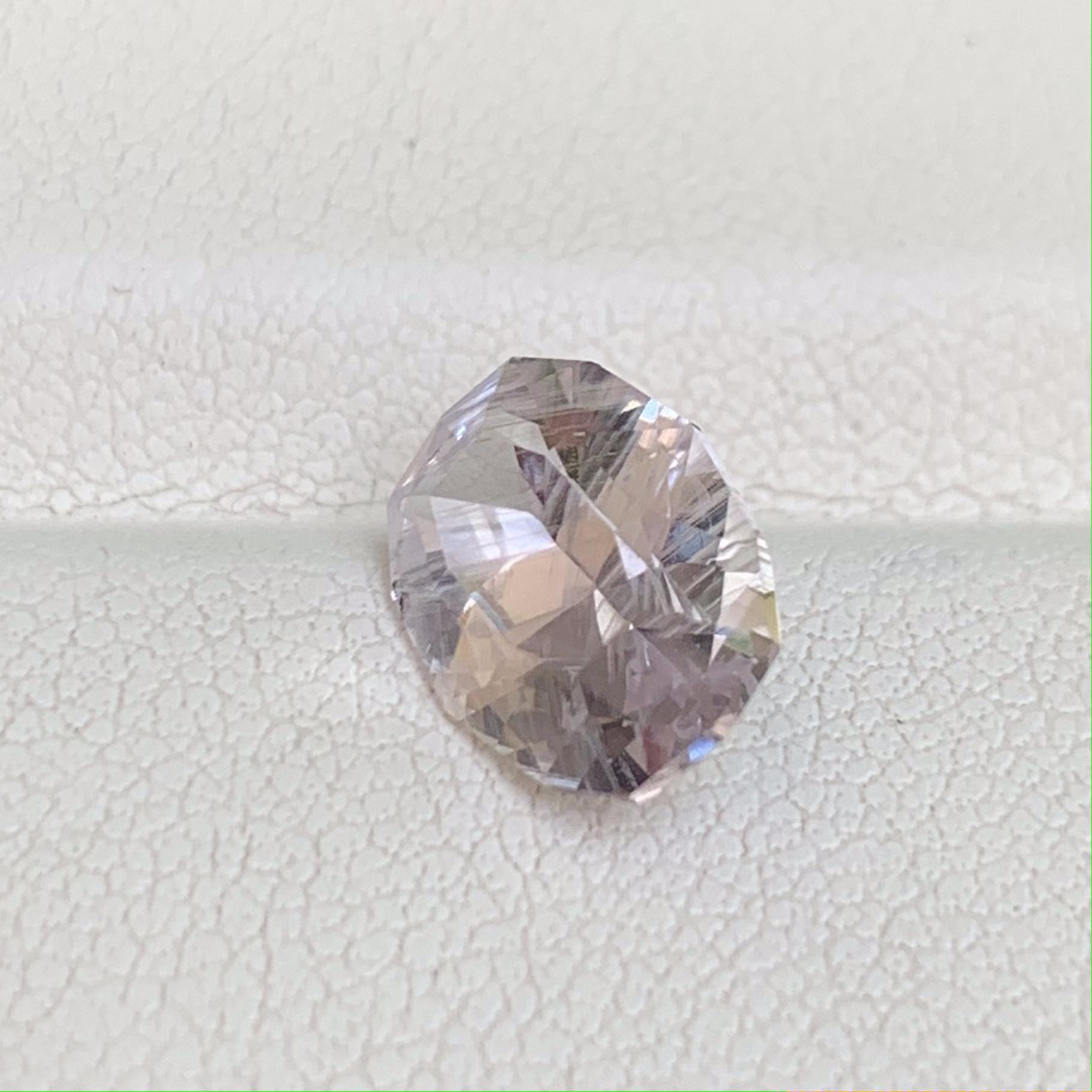 Peach Sapphire 3.22ct (UH) - Baza Boutique