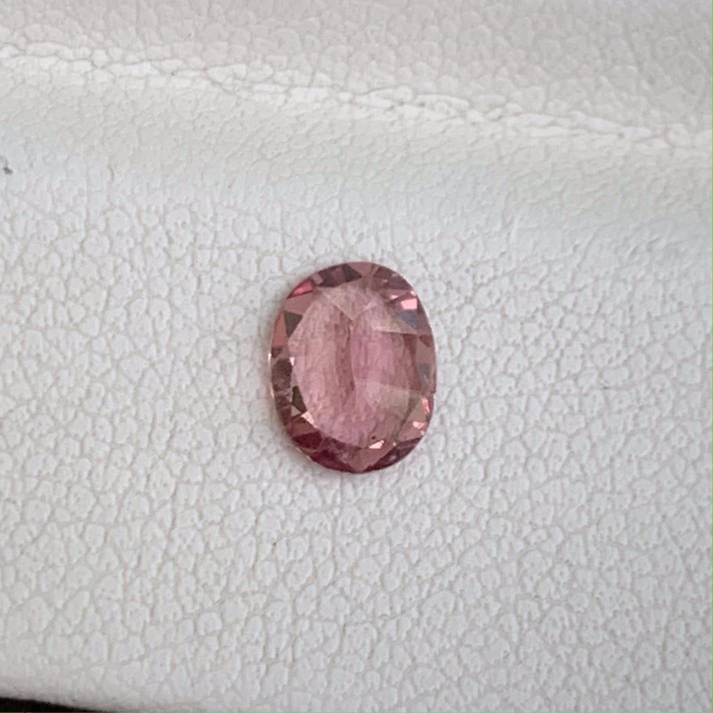 Sunset Padparadscha 0.85ct (UH)