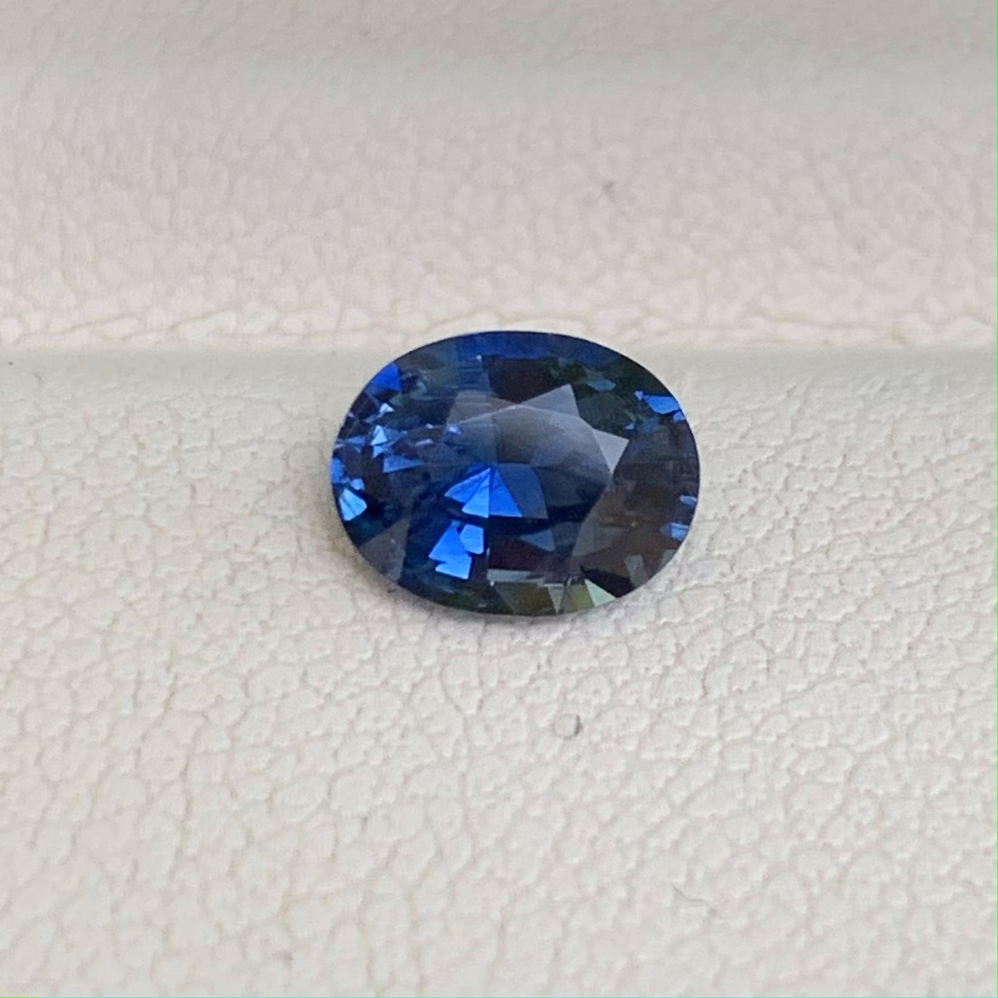 Royal Blue Sapphire 1.13ct (H) - Baza Boutique