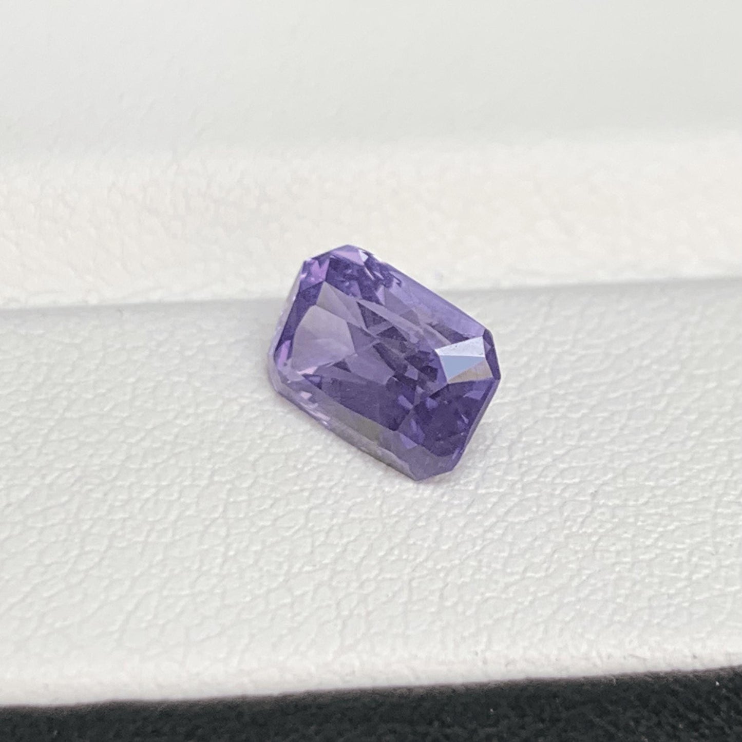 Violet Sapphire 2.20ct (UH) - Baza Boutique