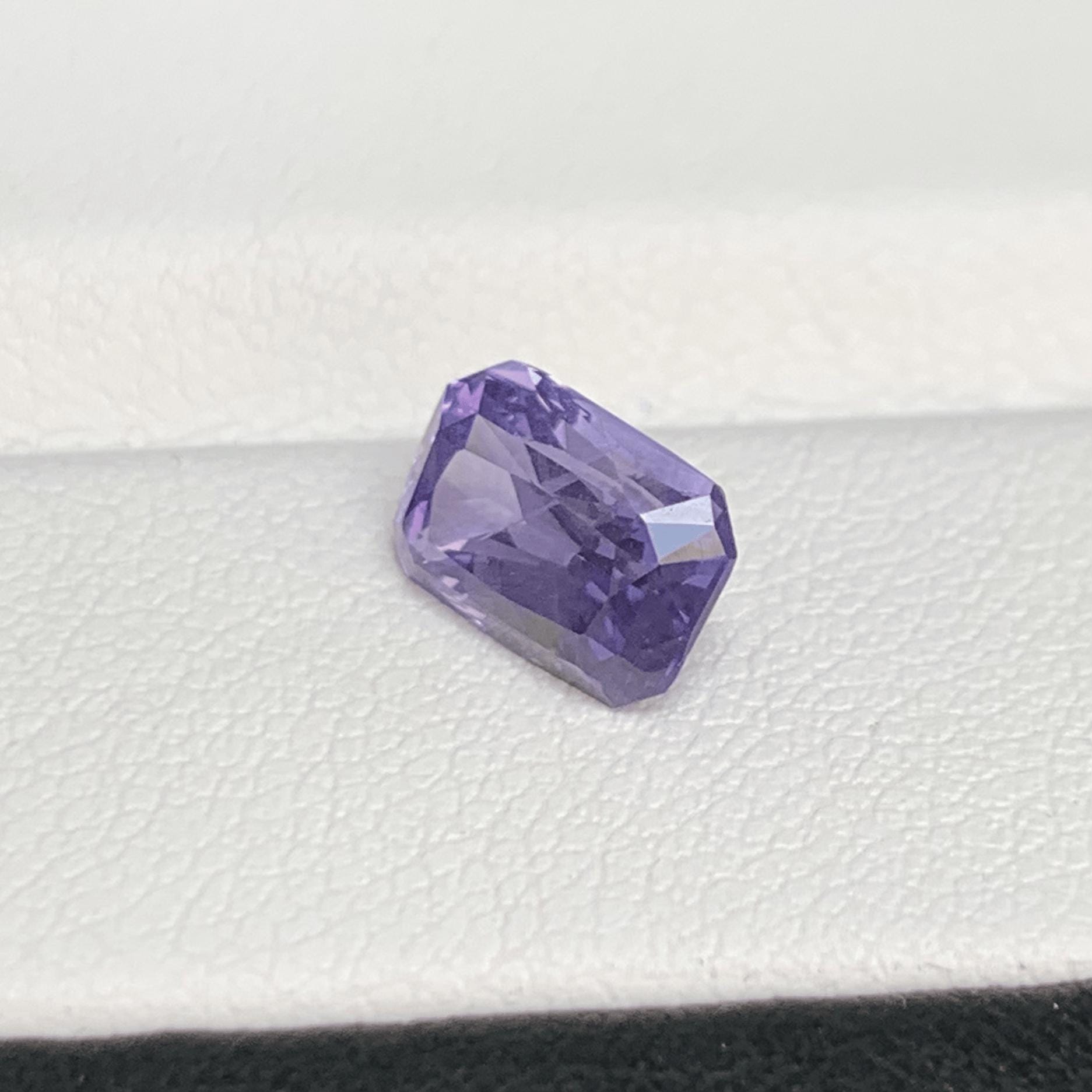 Violet Sapphire 2.20ct (UH) - Baza Boutique