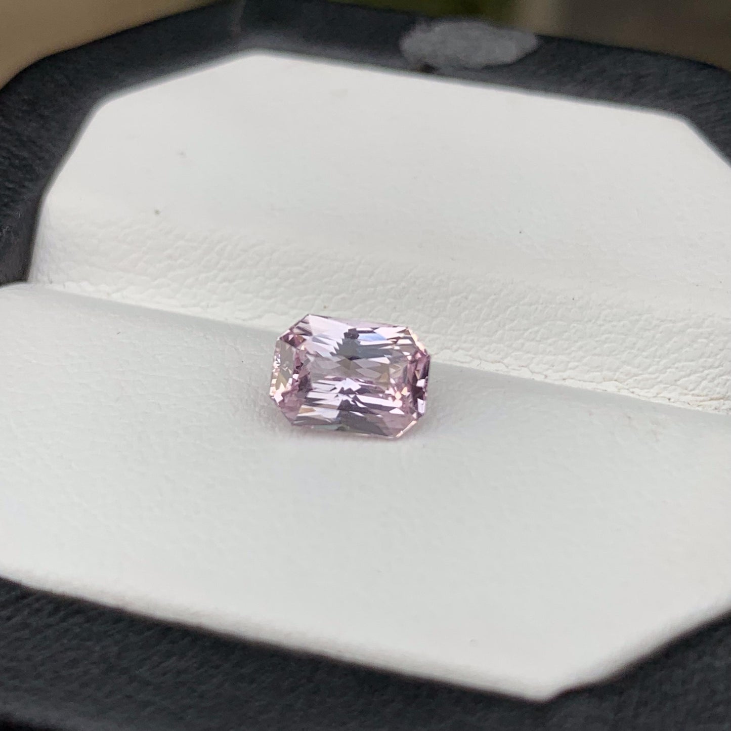 Peach Sapphire 1.56ct (UH) - Baza Boutique