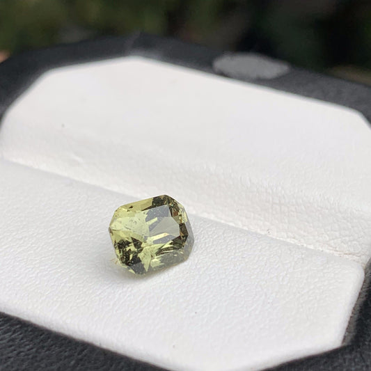 Lemon Green Sapphire 2.08ct (UH) - Baza Boutique
