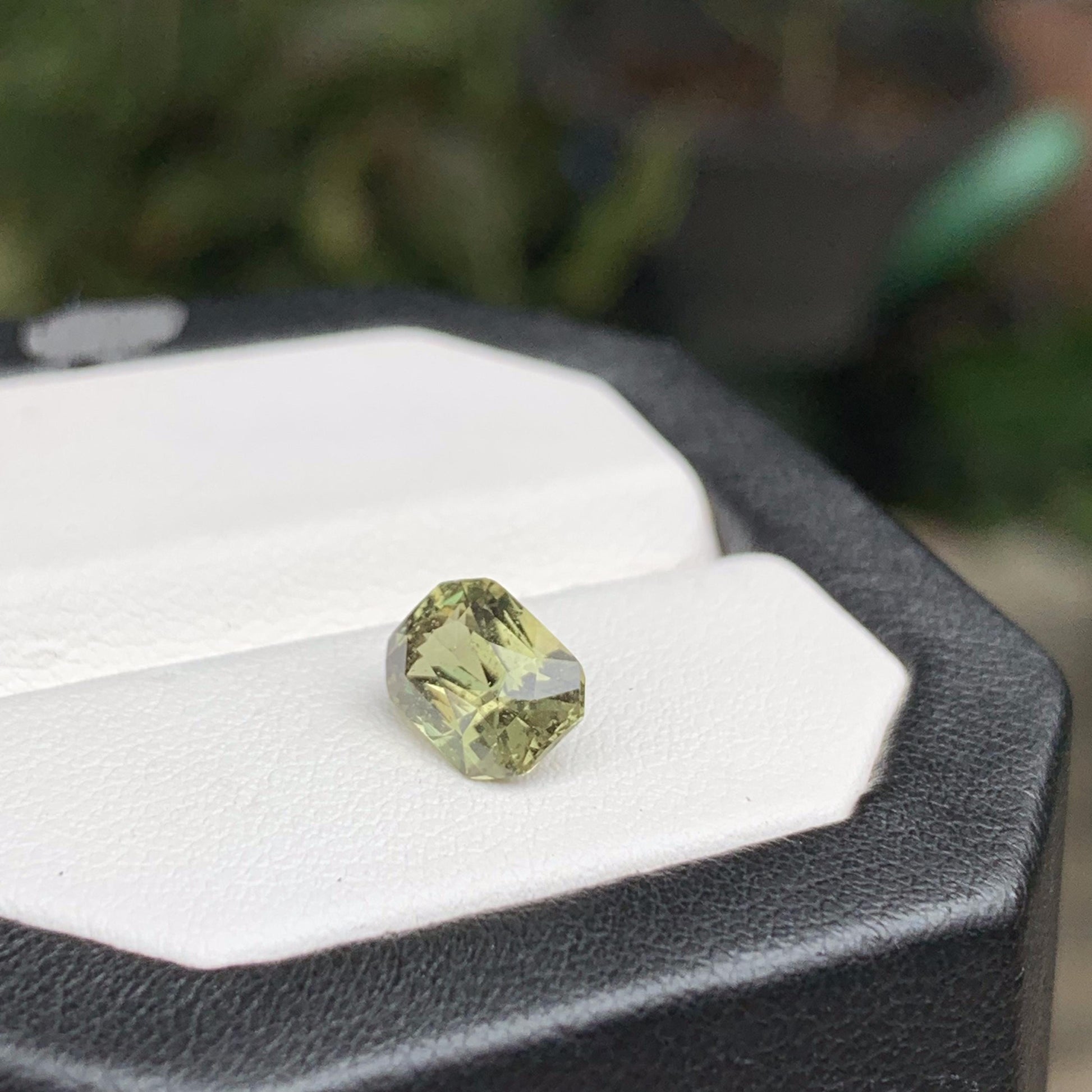 Lemon Green Sapphire 2.08ct (UH) - Baza Boutique