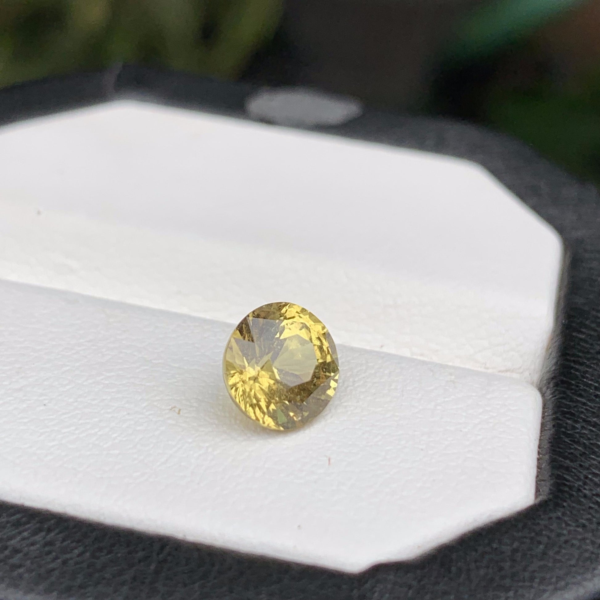 Yellow Sapphire 1.90ct (H) - Baza Boutique