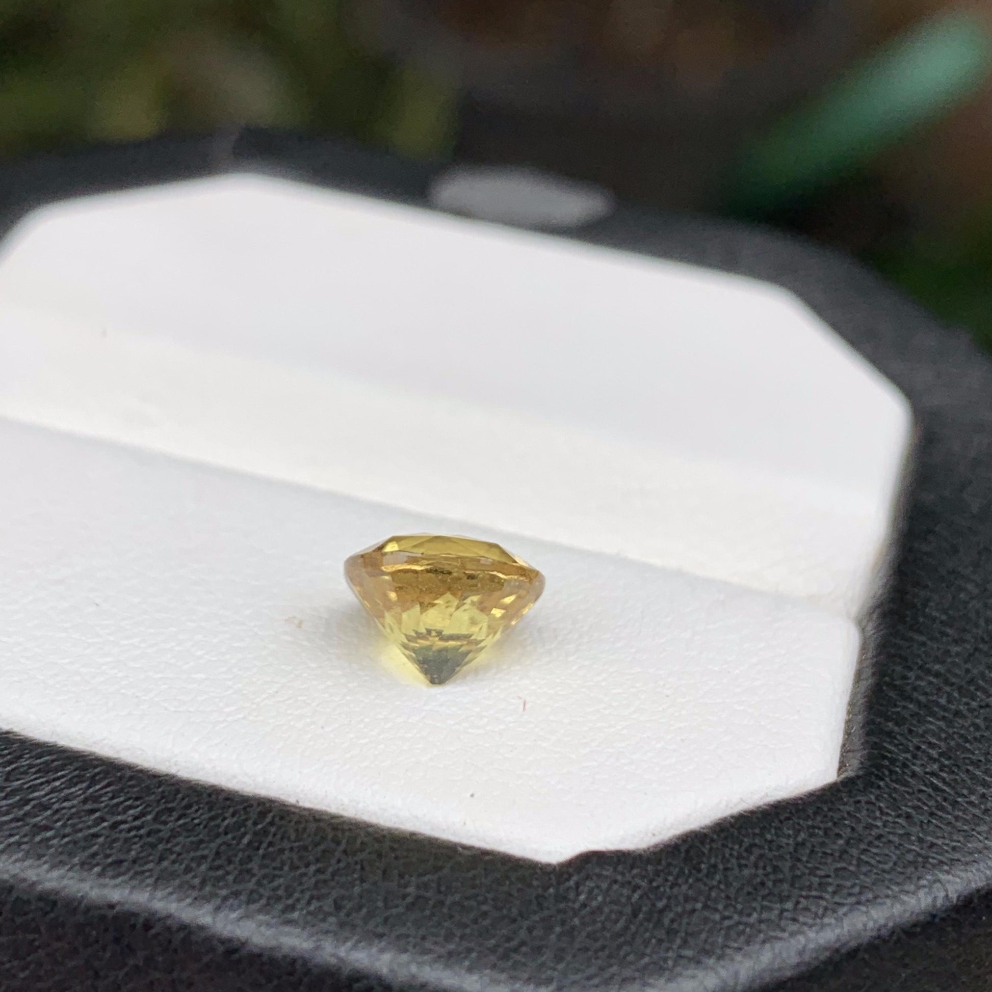 Yellow Sapphire 1.90ct (H) - Baza Boutique