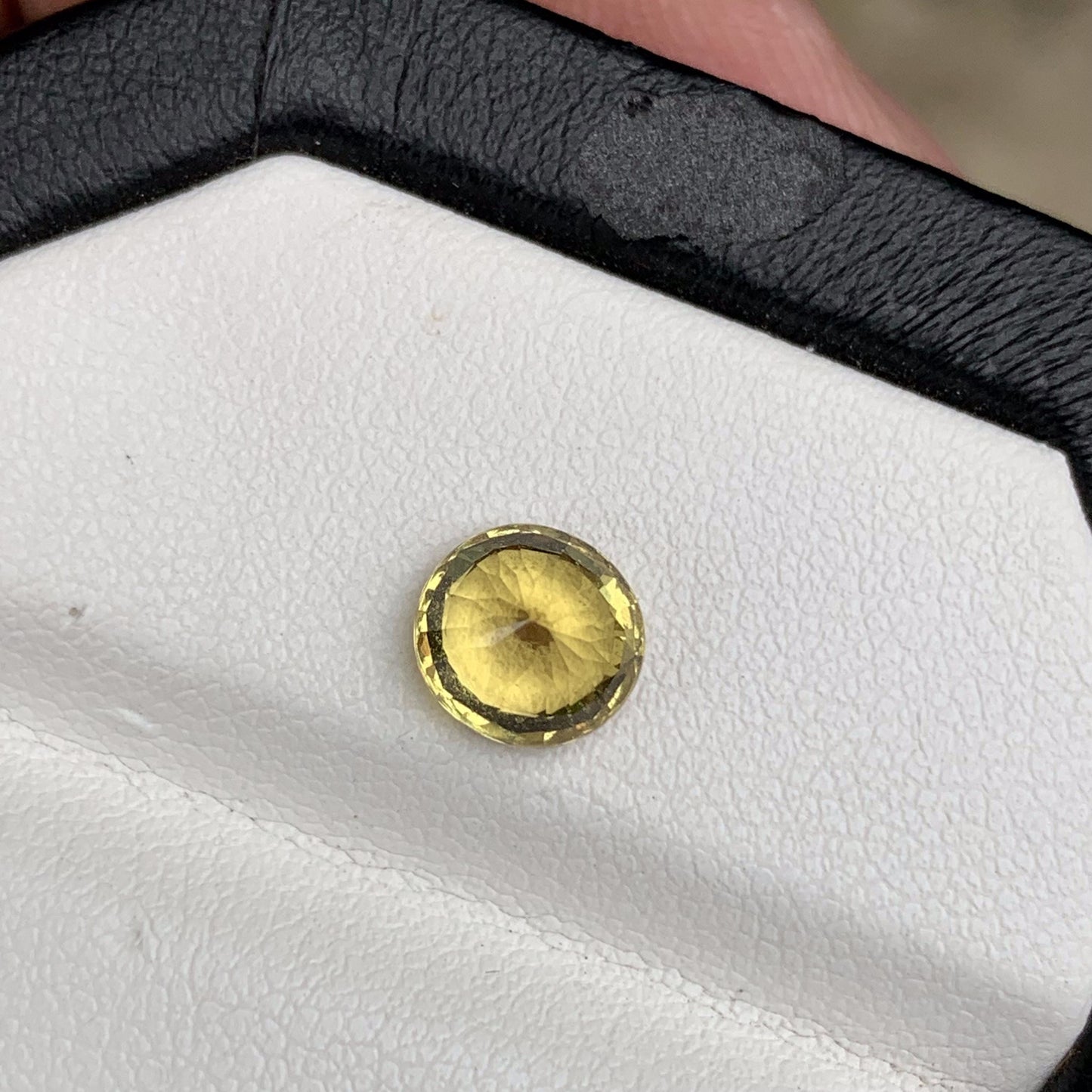 Yellow Sapphire 1.90ct (H) - Baza Boutique