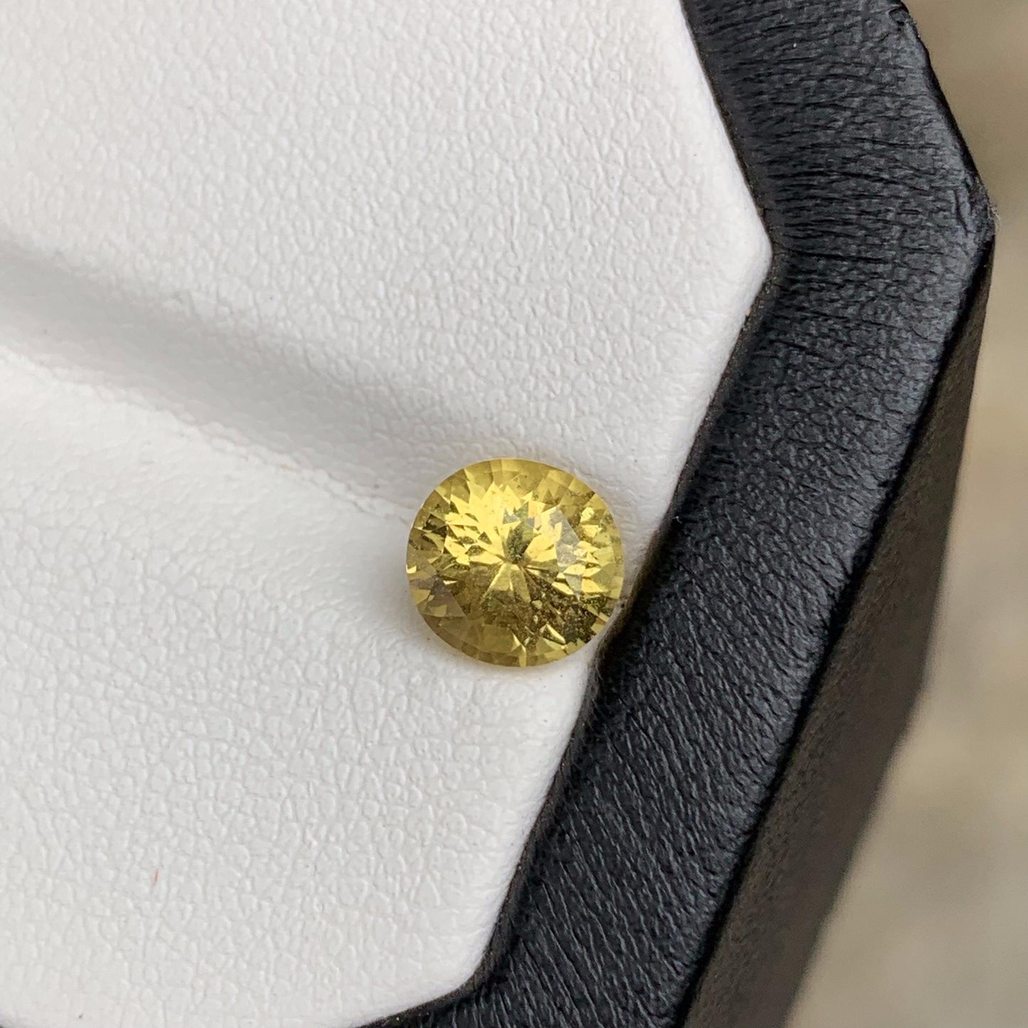 Yellow Sapphire 1.90ct (H) - Baza Boutique