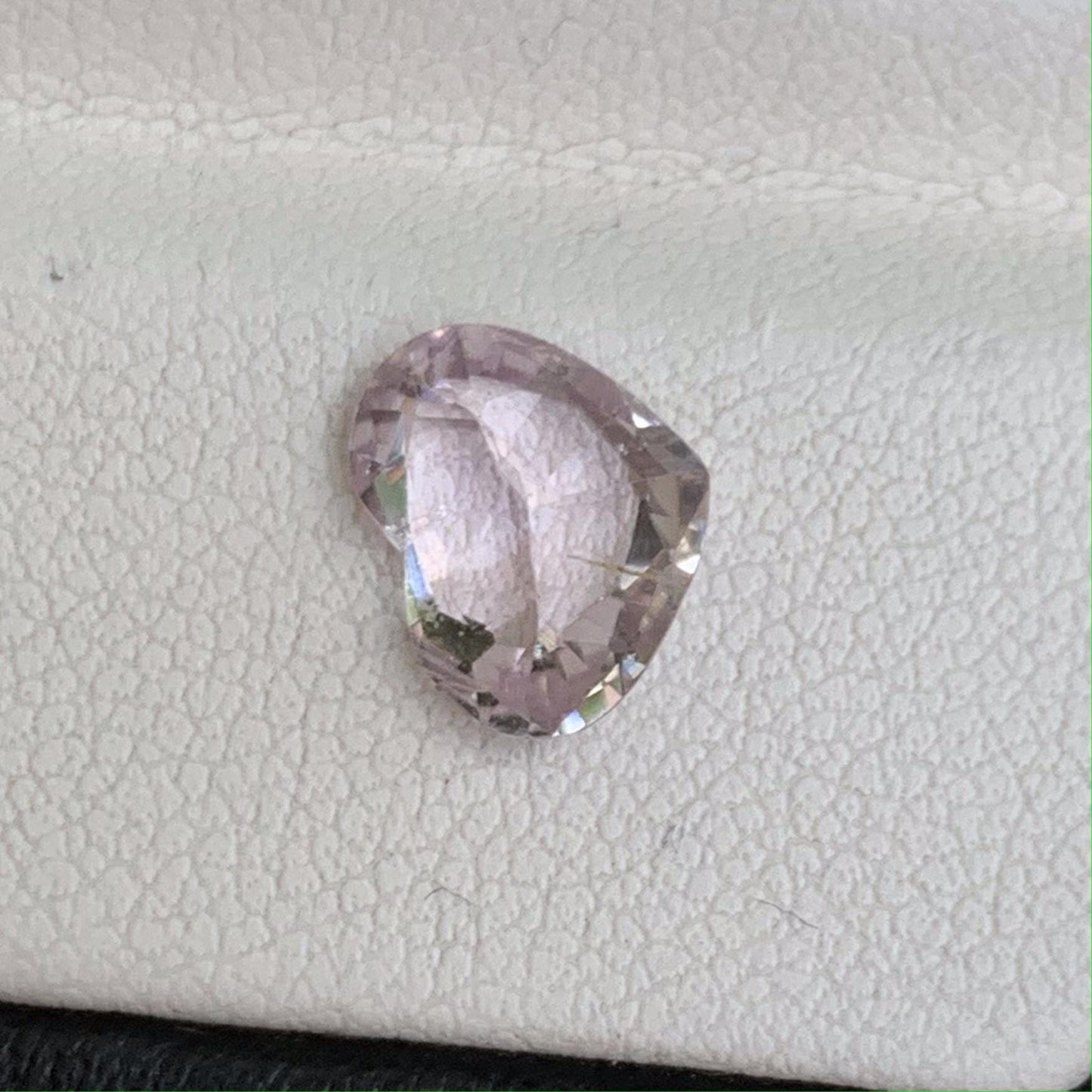 Peach Sapphire 2.38ct (UH) - Baza Boutique