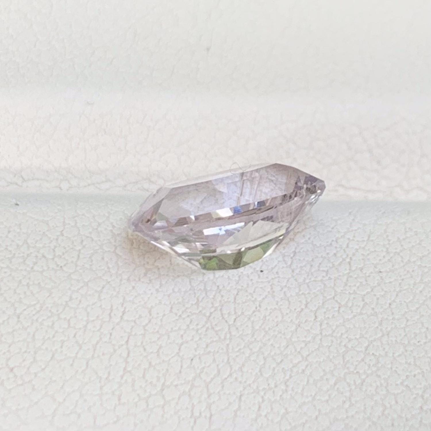 Peach Sapphire 3.22ct (UH) - Baza Boutique