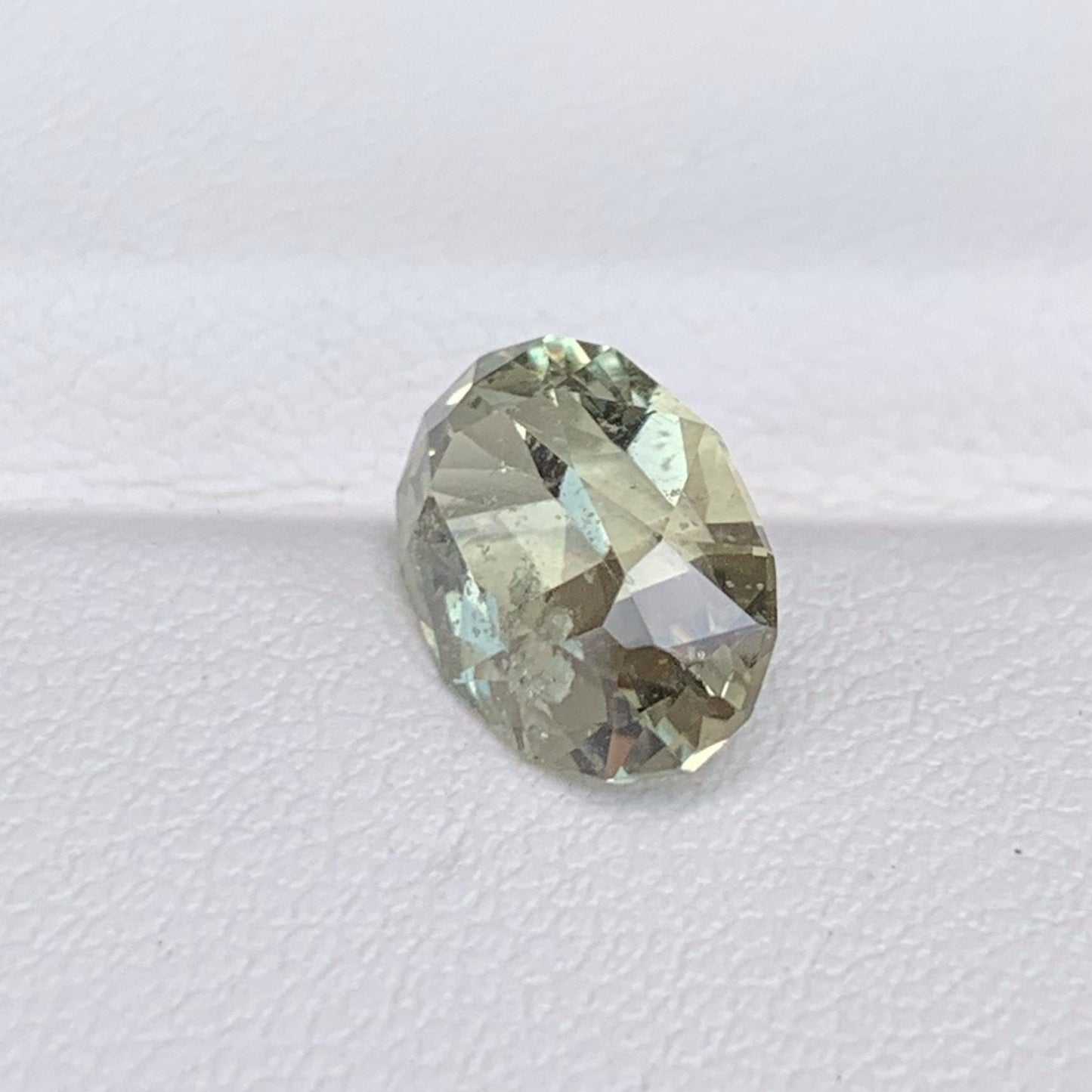 Mint Green Sapphire 3.16ct (UH) - Baza Boutique