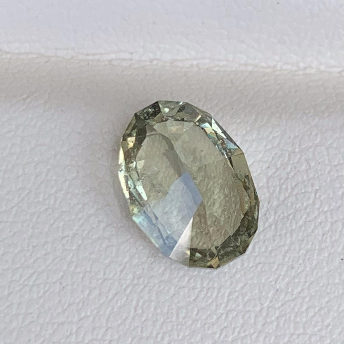 Mint Green Sapphire 3.16ct (UH) - Baza Boutique