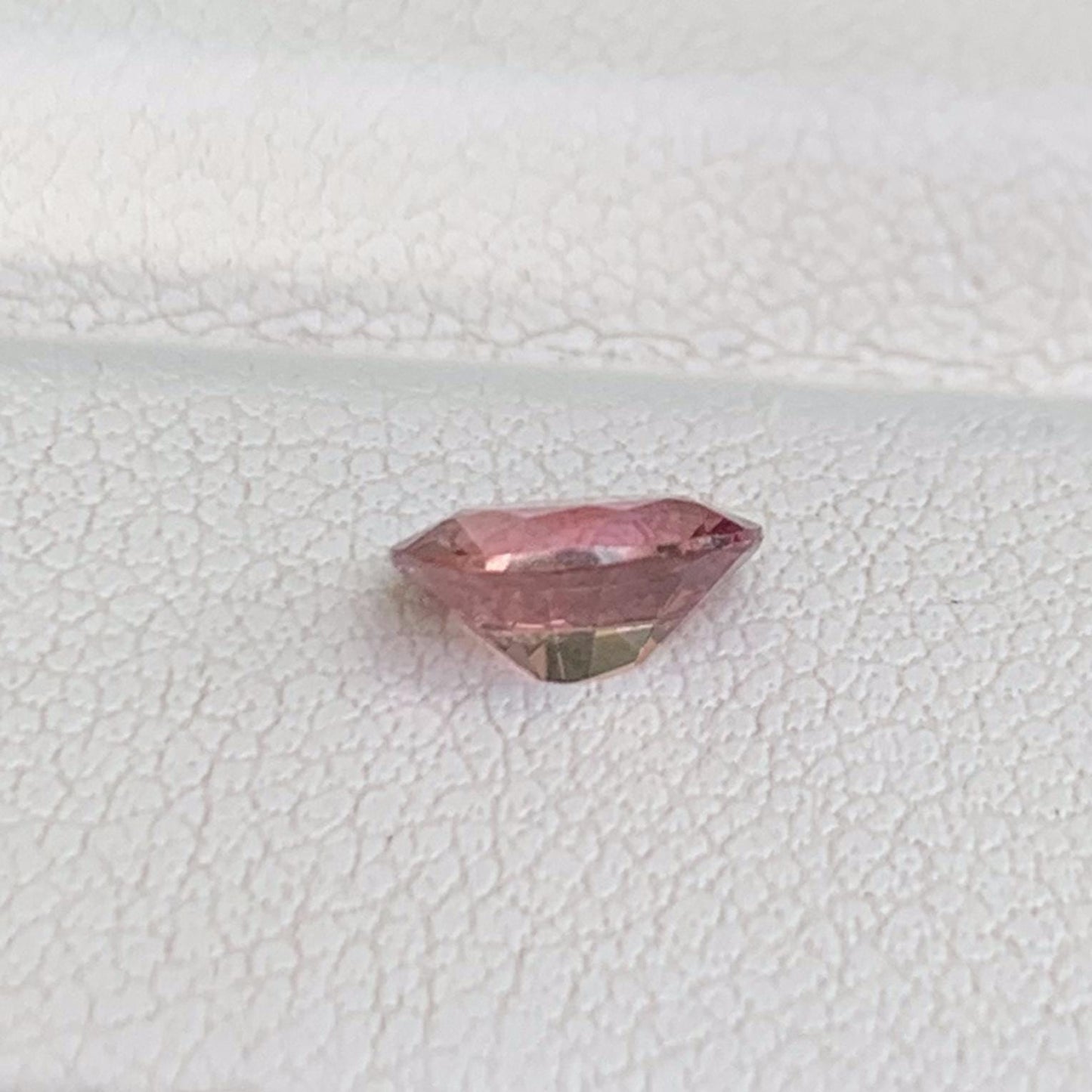 Sunset Padparadscha 0.85ct (UH)