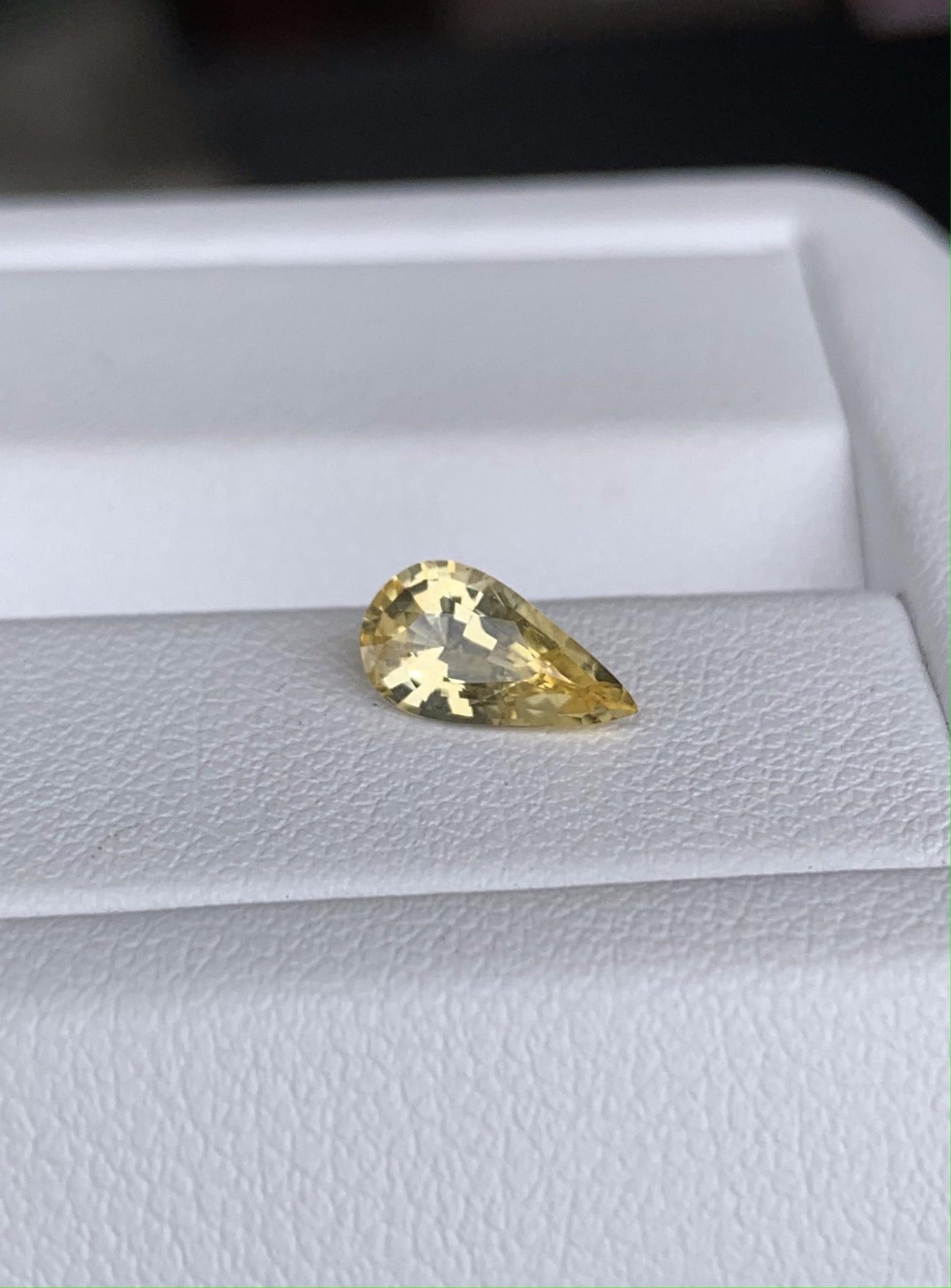 Yellow Sapphire 1ct (UH) - Baza Boutique