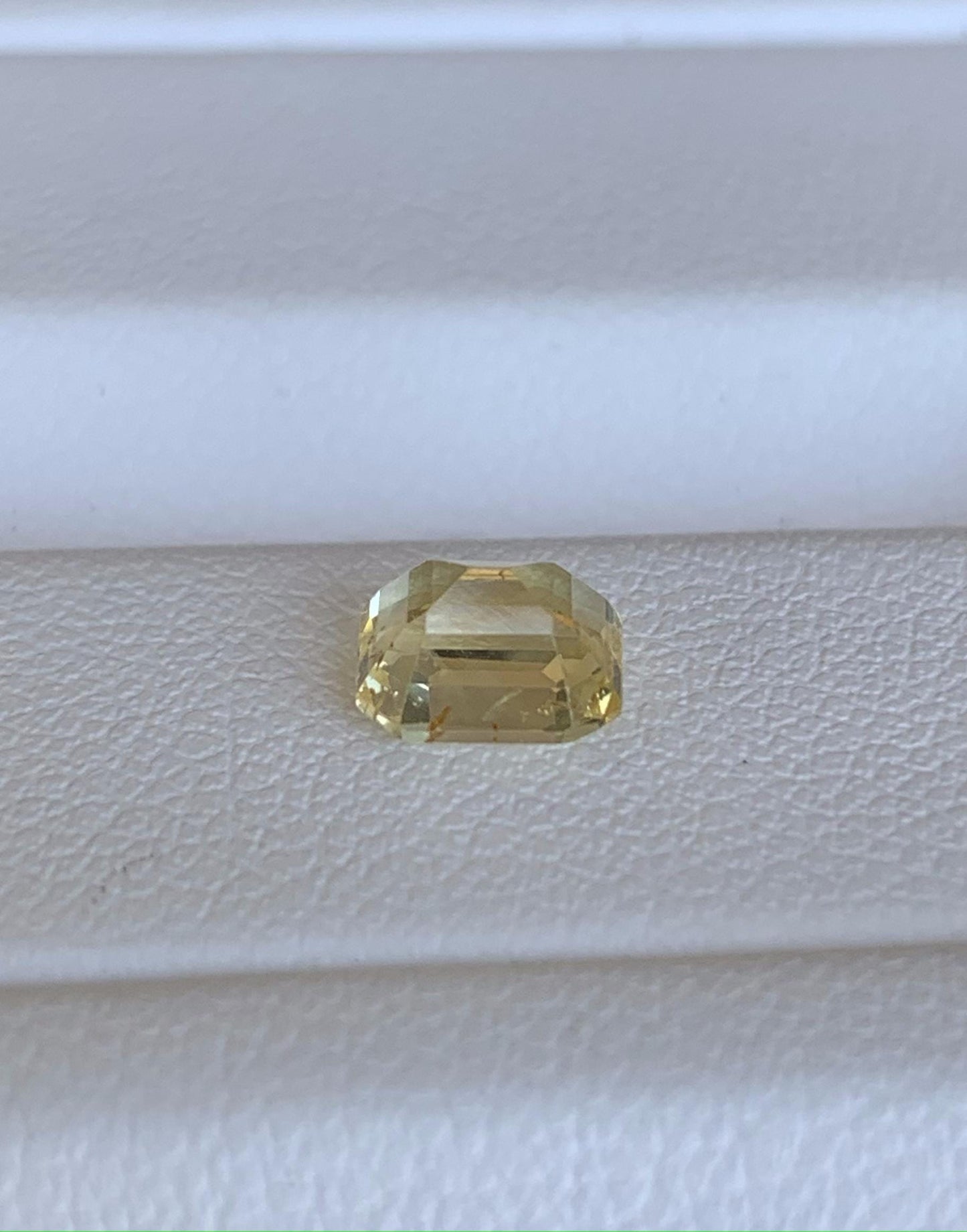 Yellow Sapphire 1.27ct (UH) - Baza Boutique