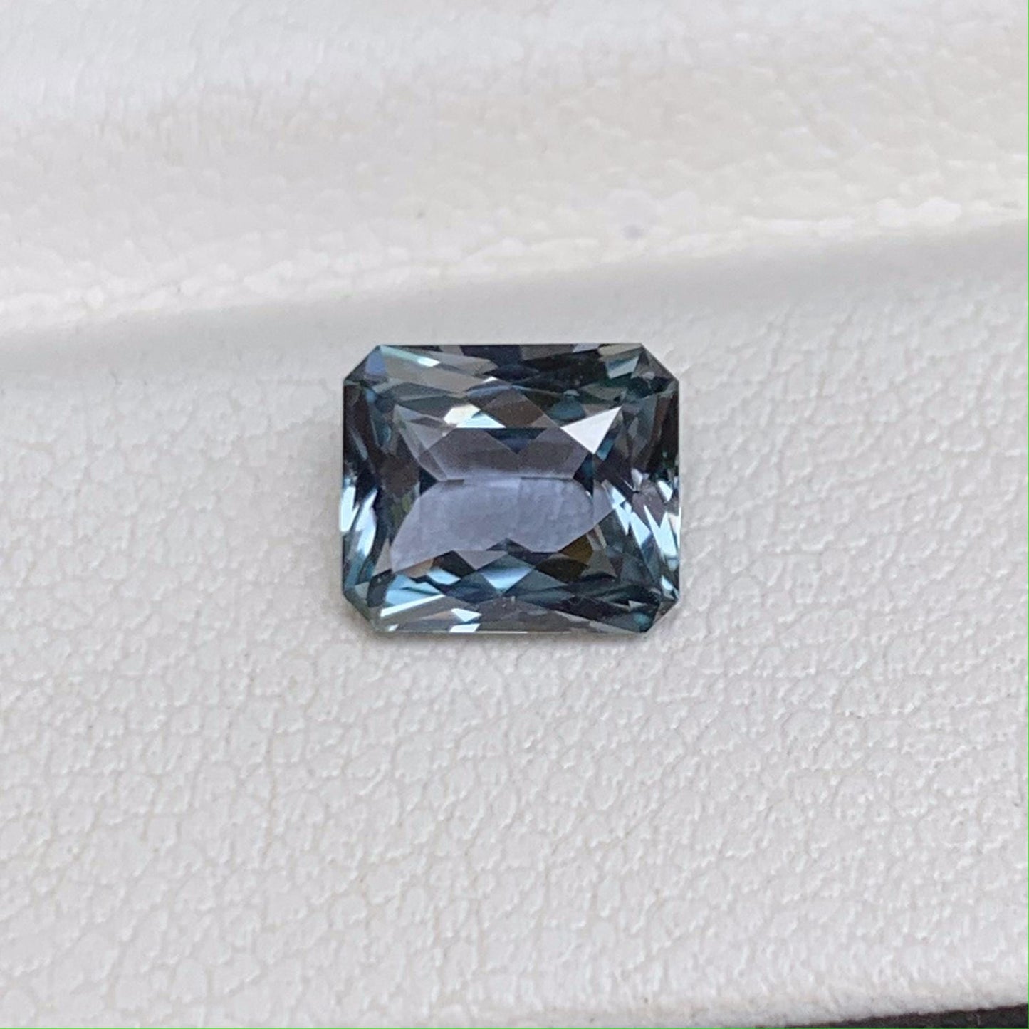 Ocean Teal Sapphire 1.60ct (N) - Baza Boutique